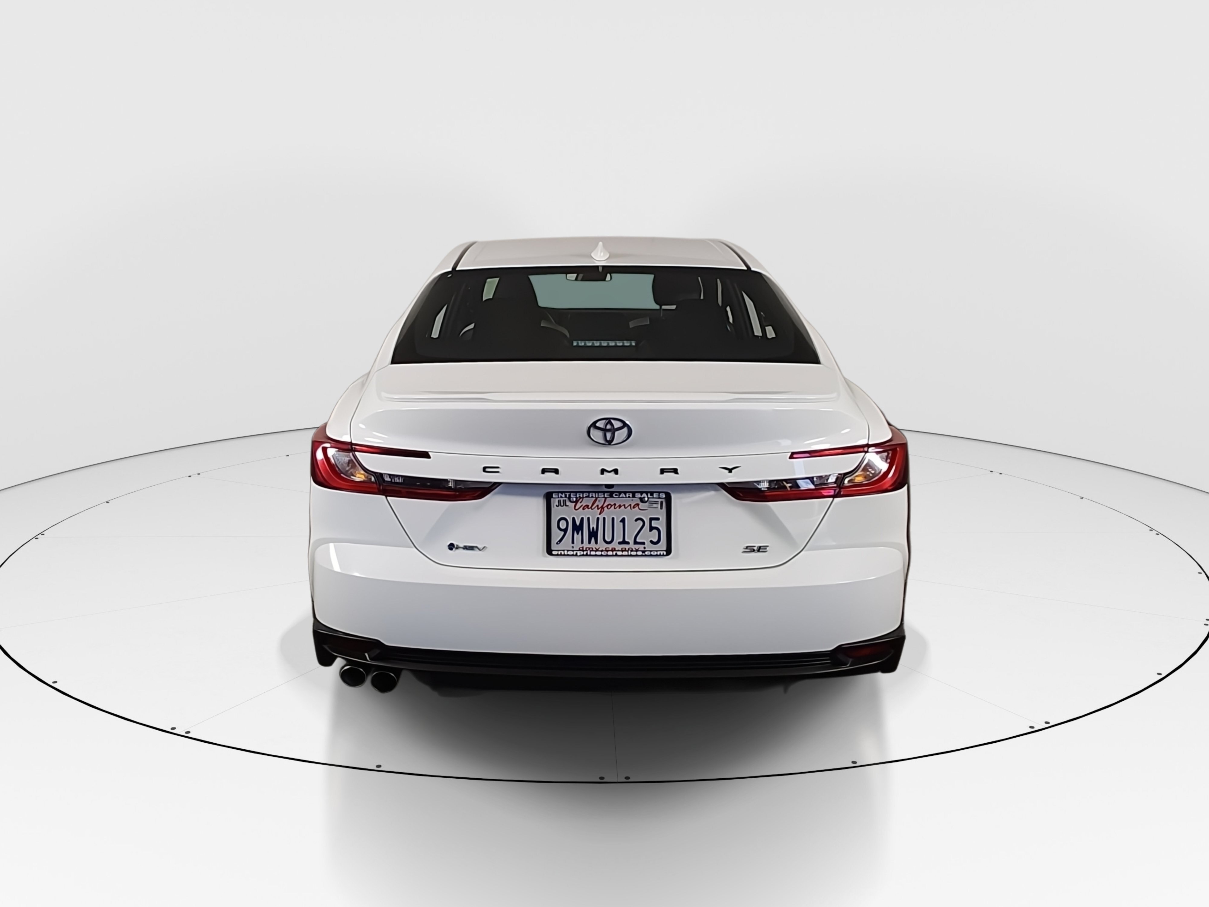 2025 Toyota Camry SE - Photo 6