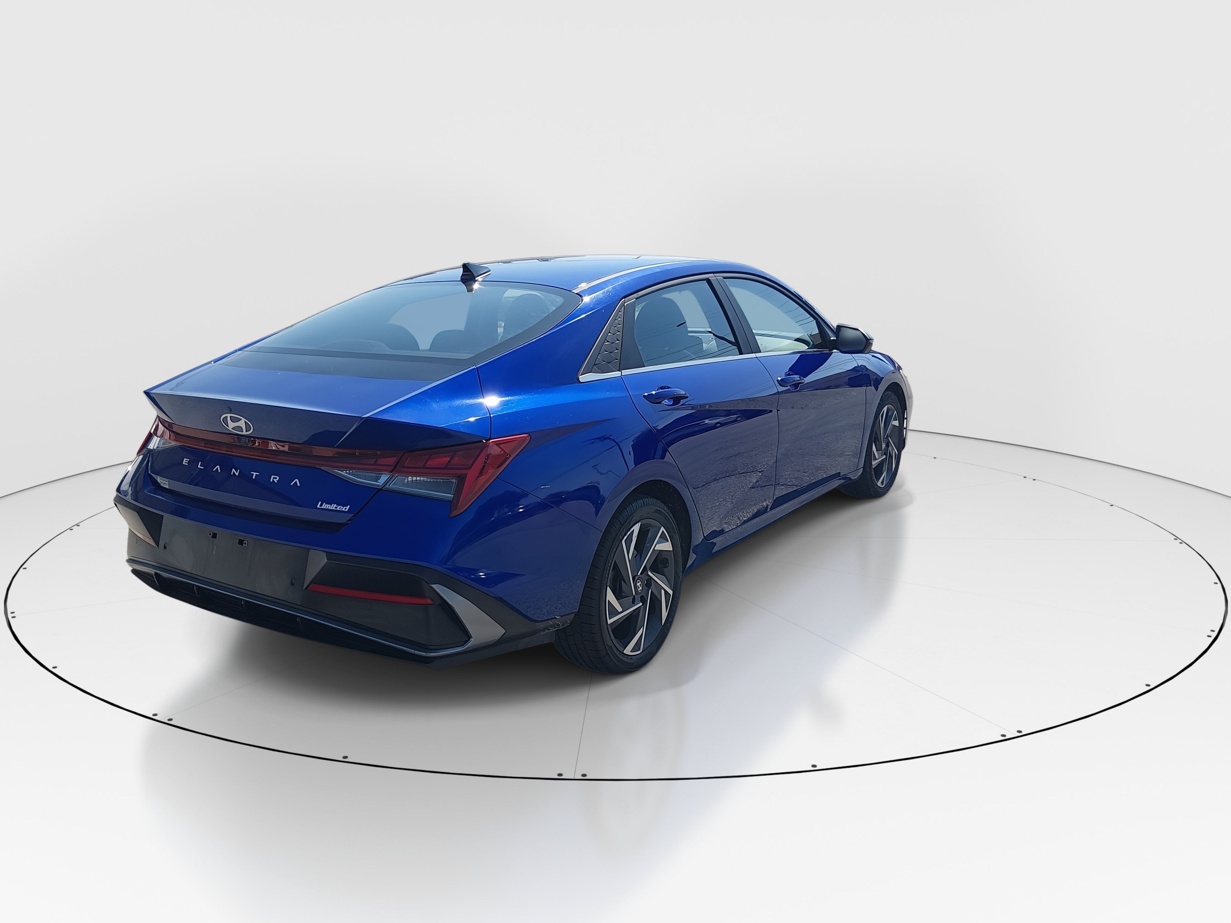 2024 Hyundai Elantra Limited - Photo 7