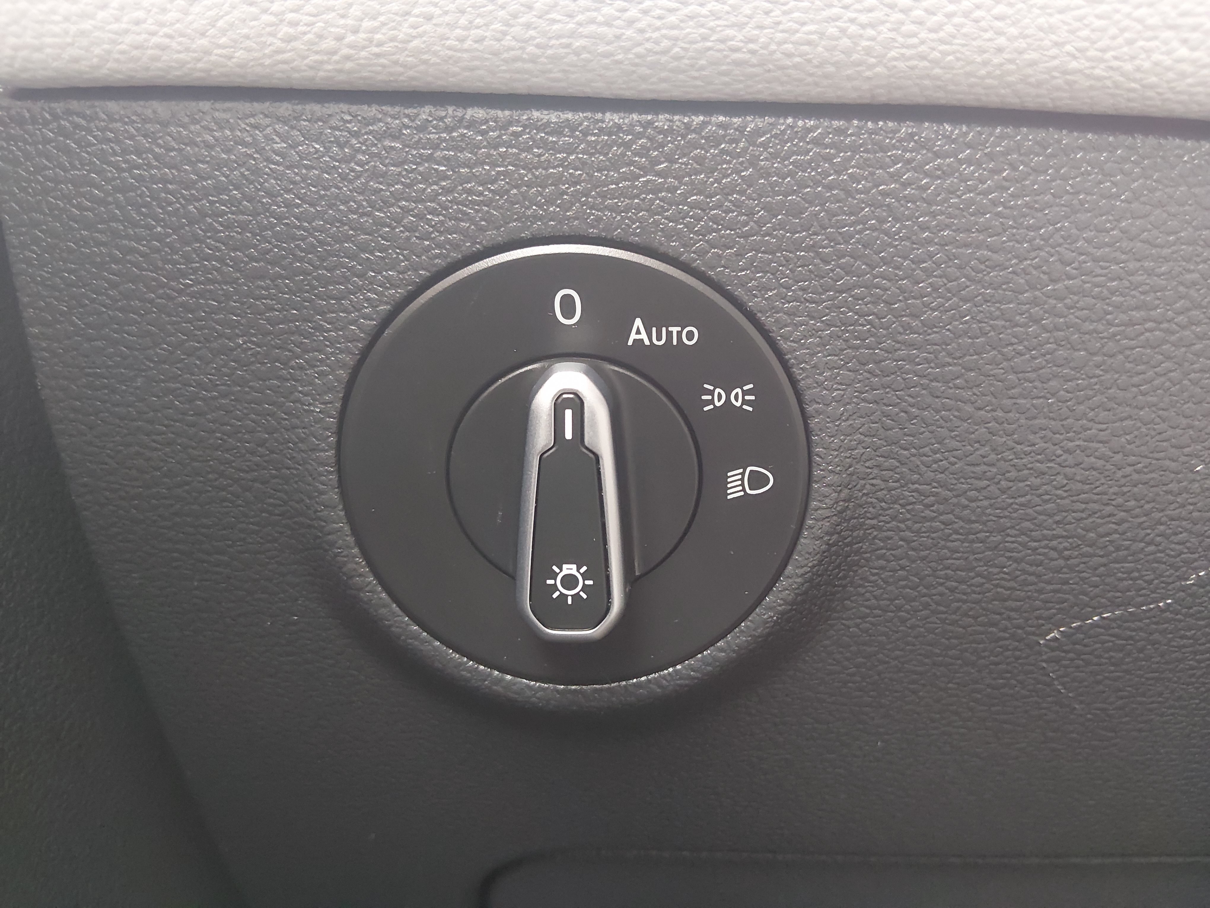 2025 Volkswagen Taos S - Photo 13