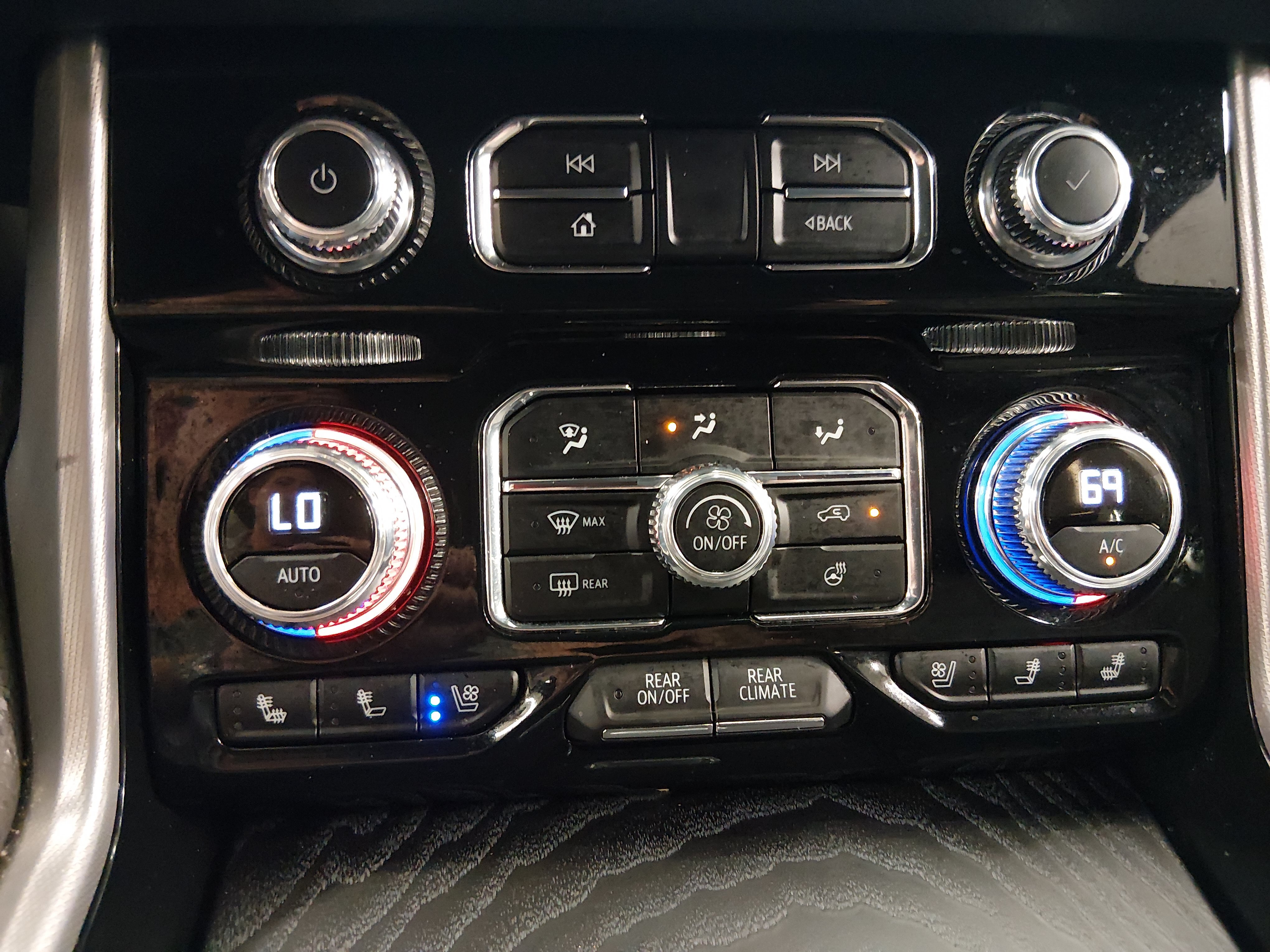 2024 GMC Yukon Denali - Photo 20