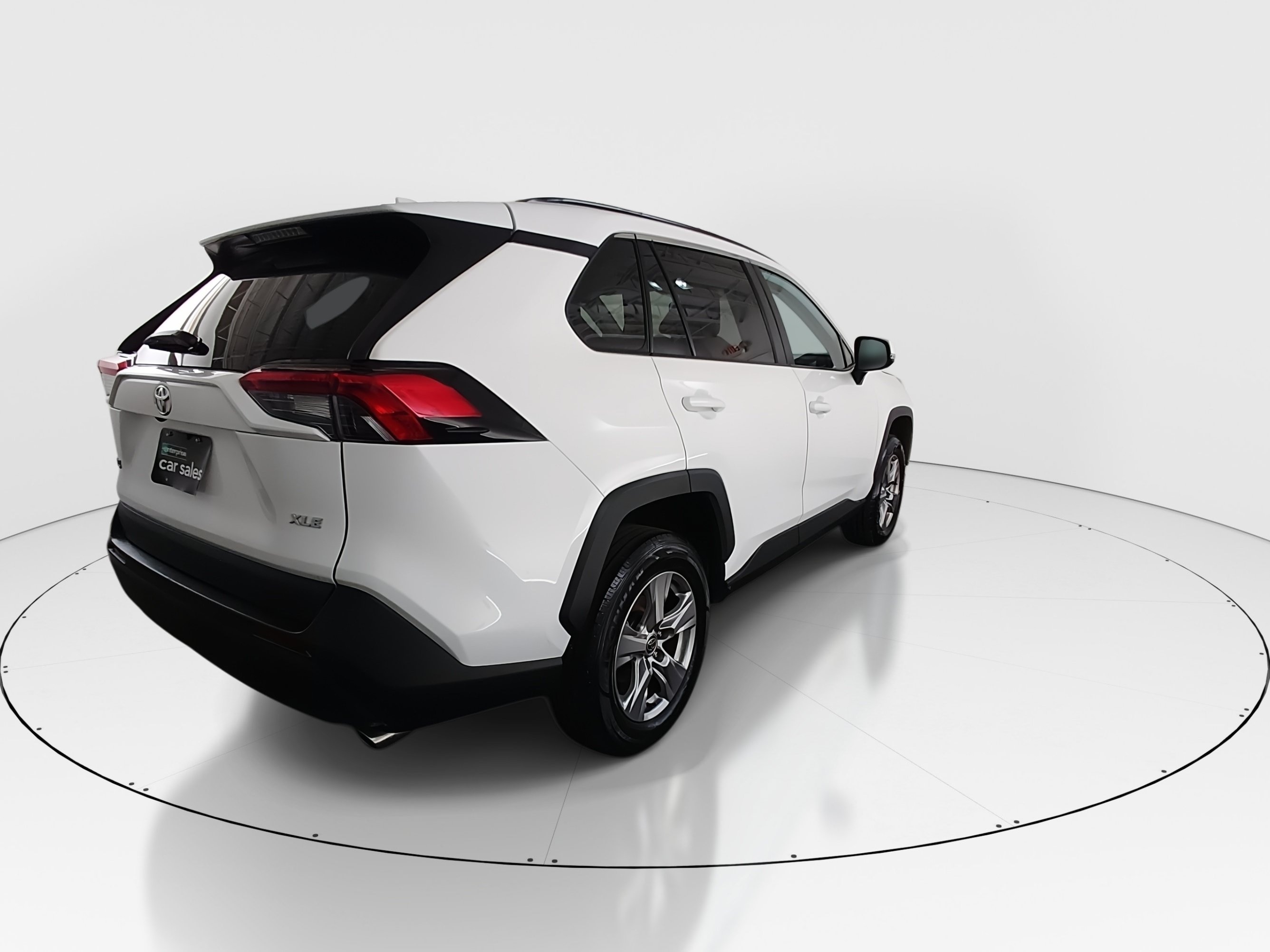 2024 Toyota RAV4 XLE - Photo 7