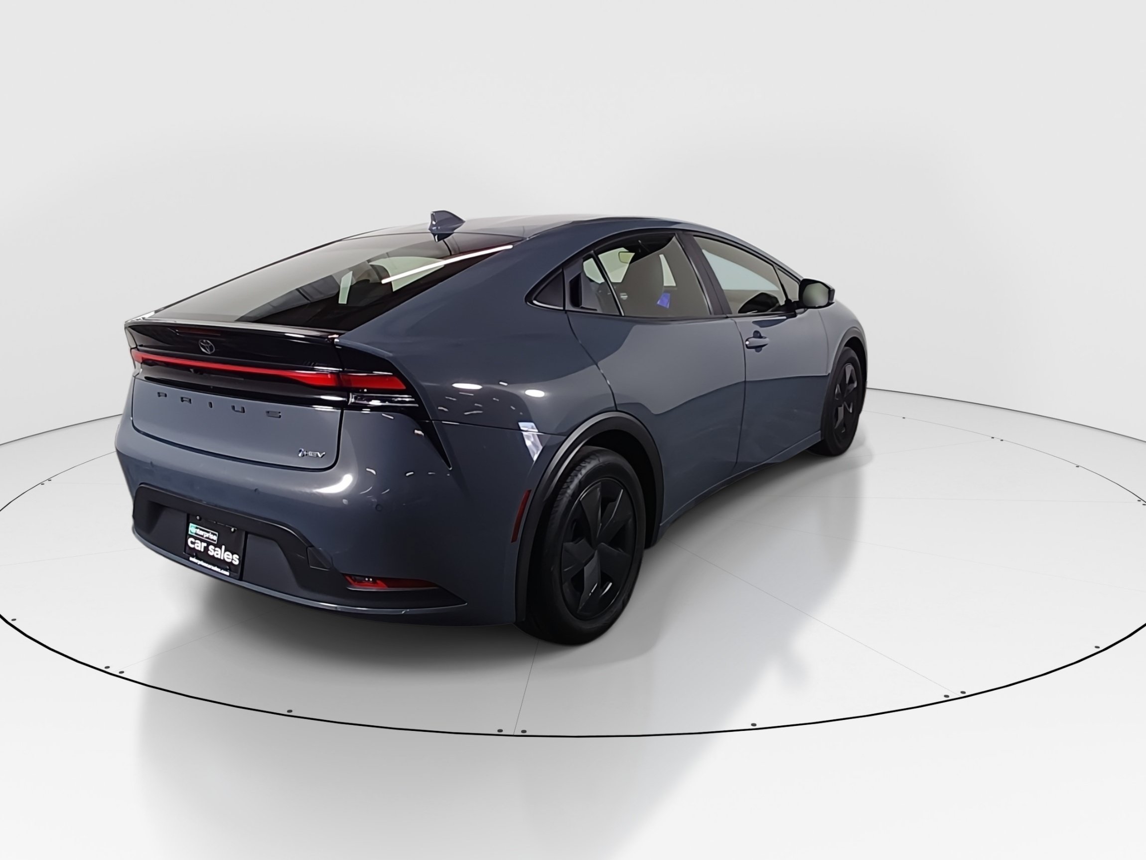 2024 Toyota Prius LE - Photo 7