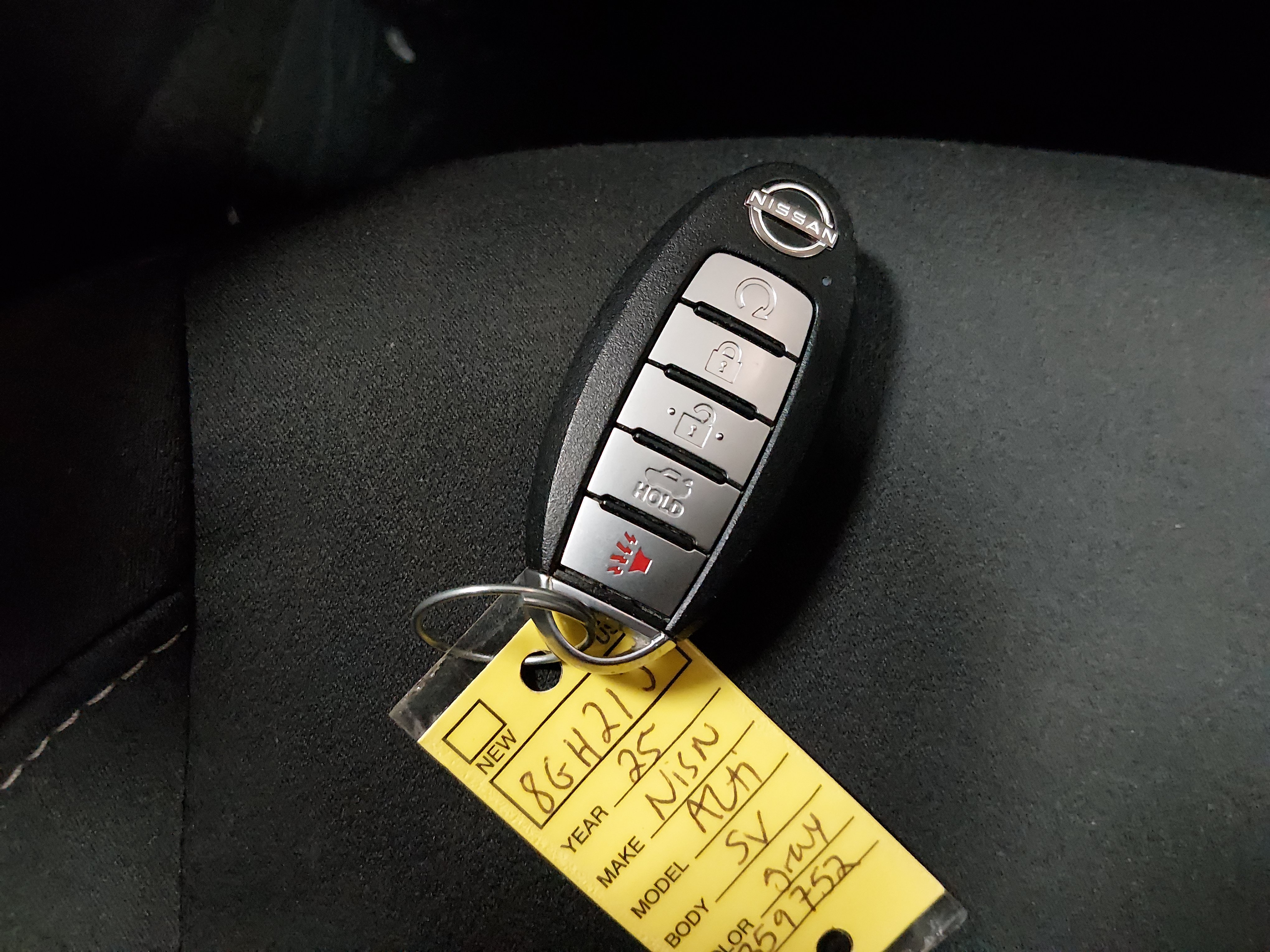 2025 Nissan Altima SV - Photo 15