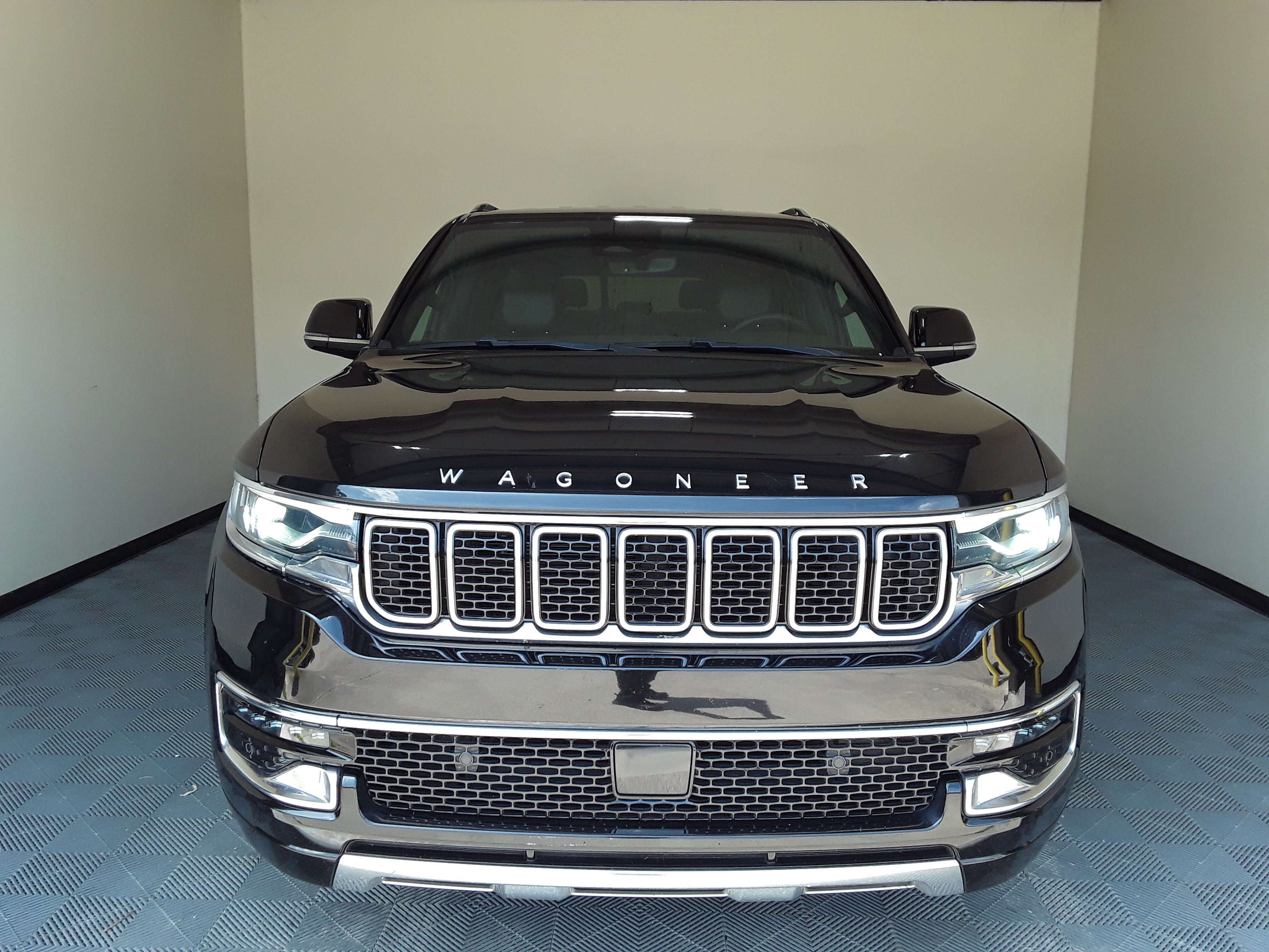 2023 Jeep Wagoneer L Series III - Photo 17
