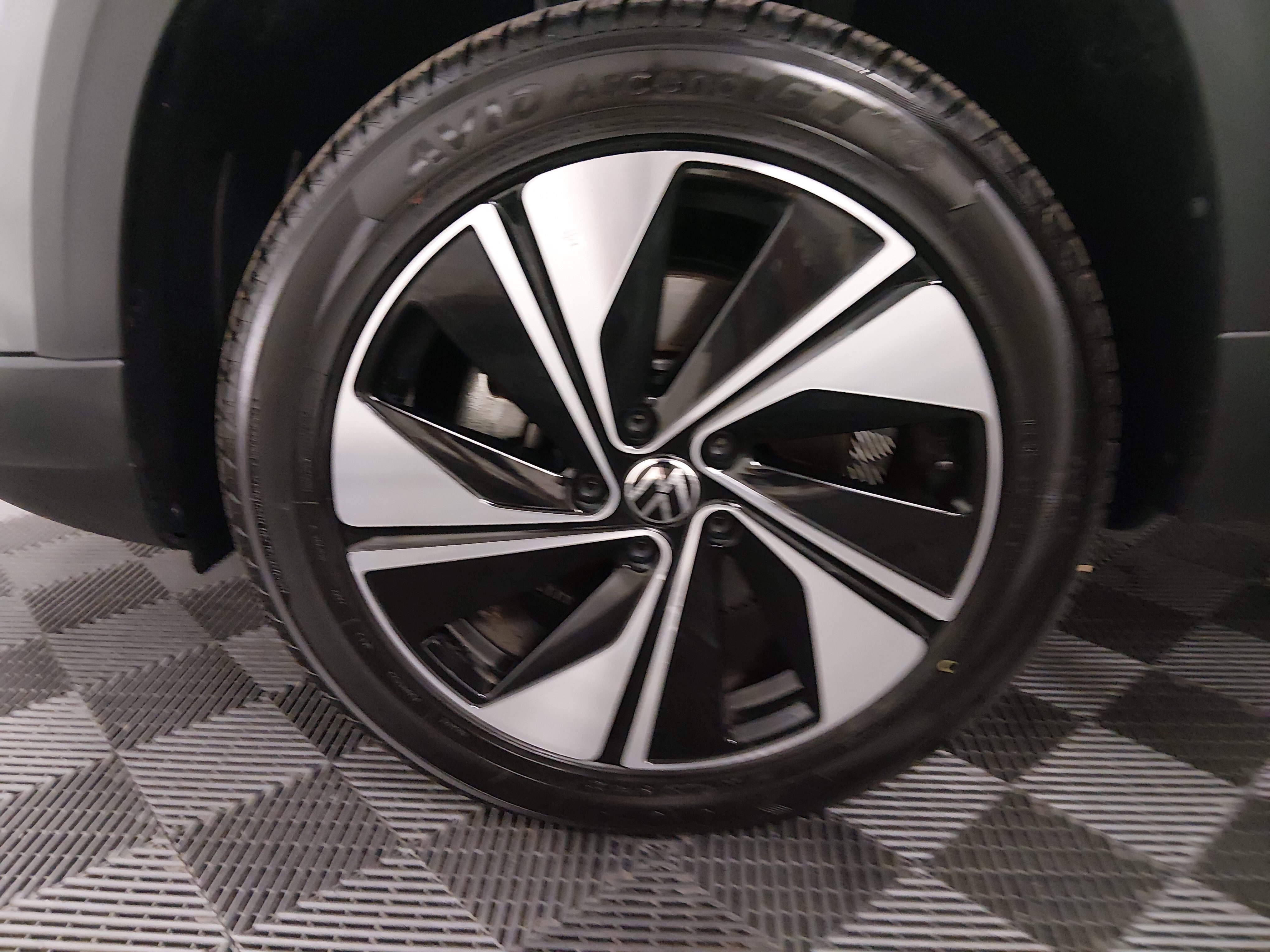 2024 Volkswagen Taos SE - Photo 10