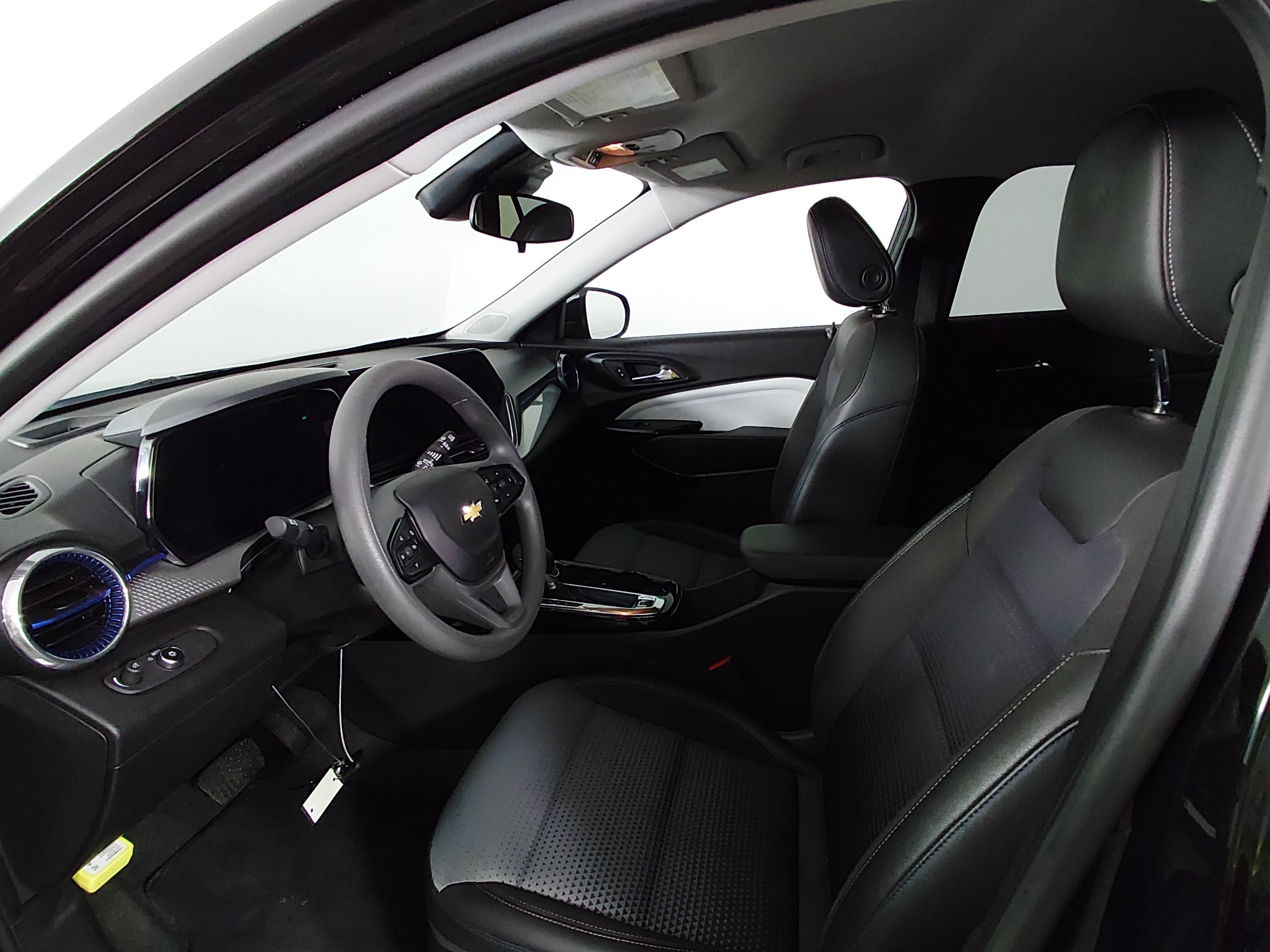 2025 Chevrolet Trax LT - Photo 18