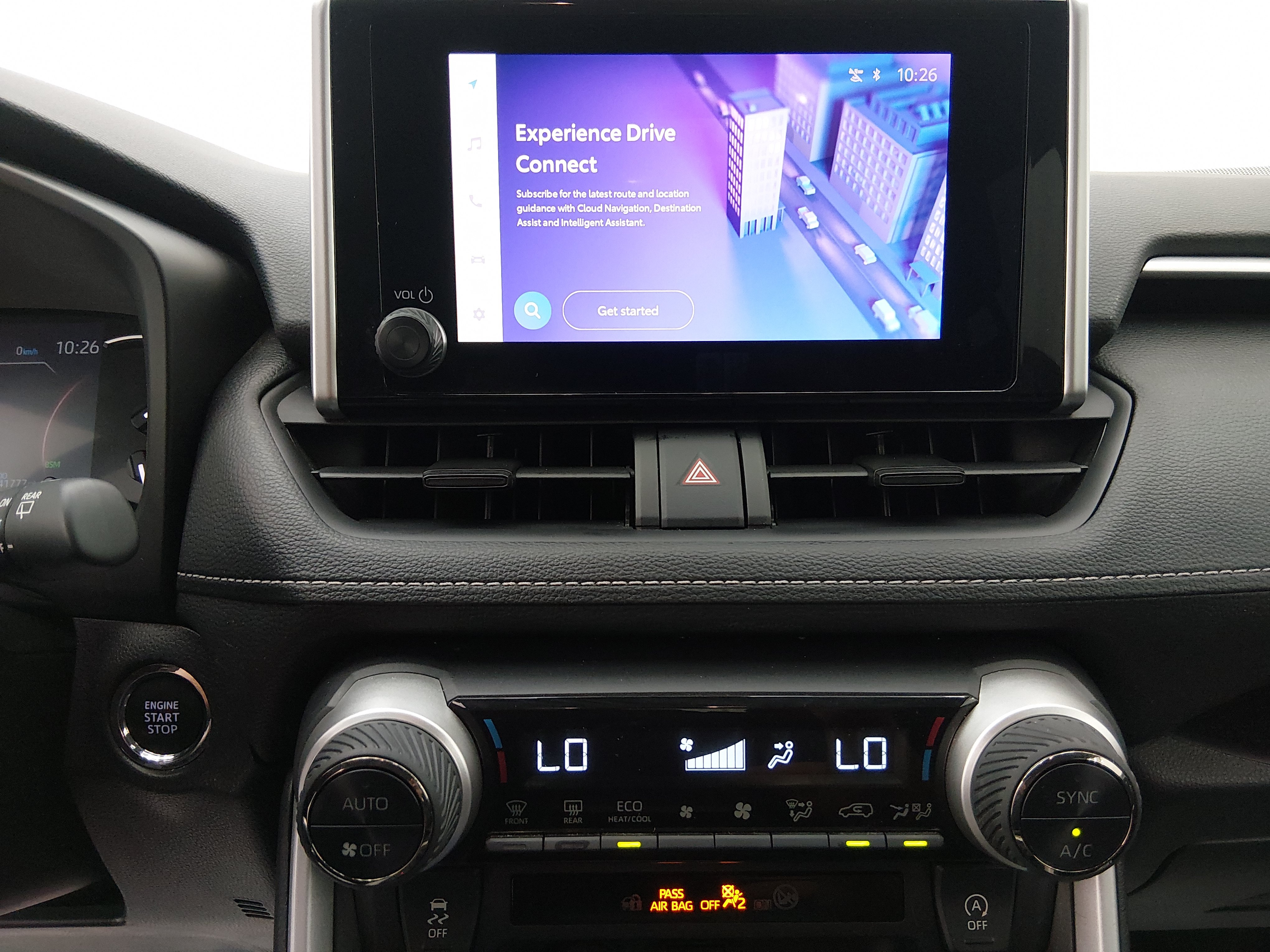 2024 Toyota RAV4 XLE - Photo 13