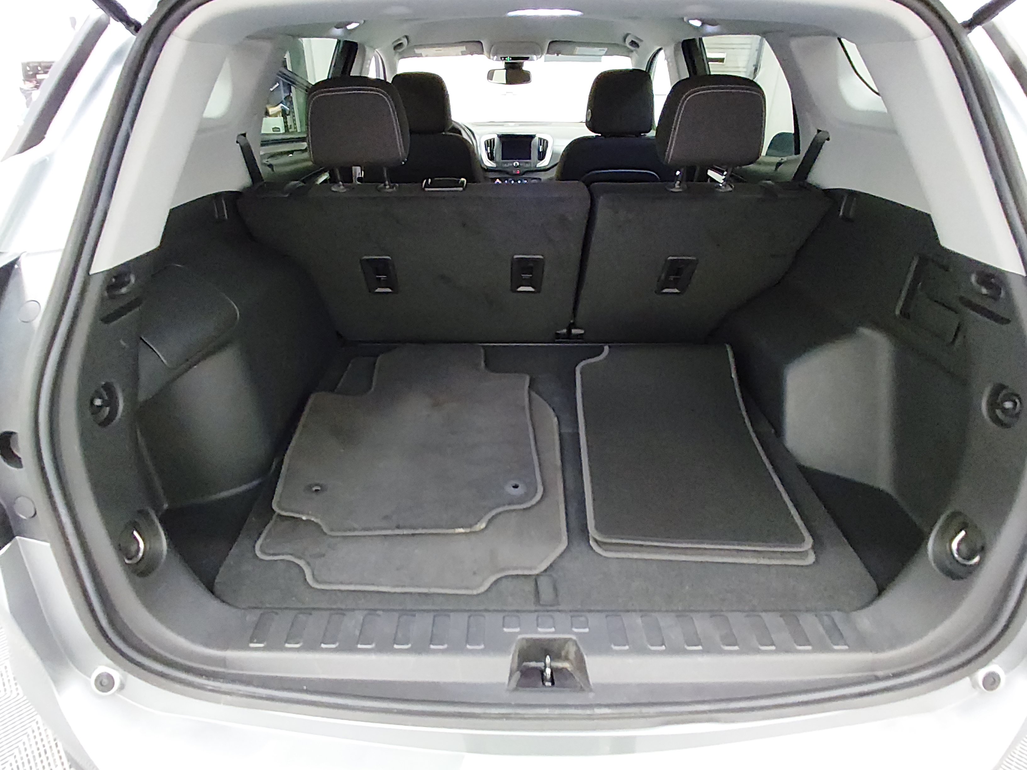 2024 GMC Terrain SLE - Photo 11
