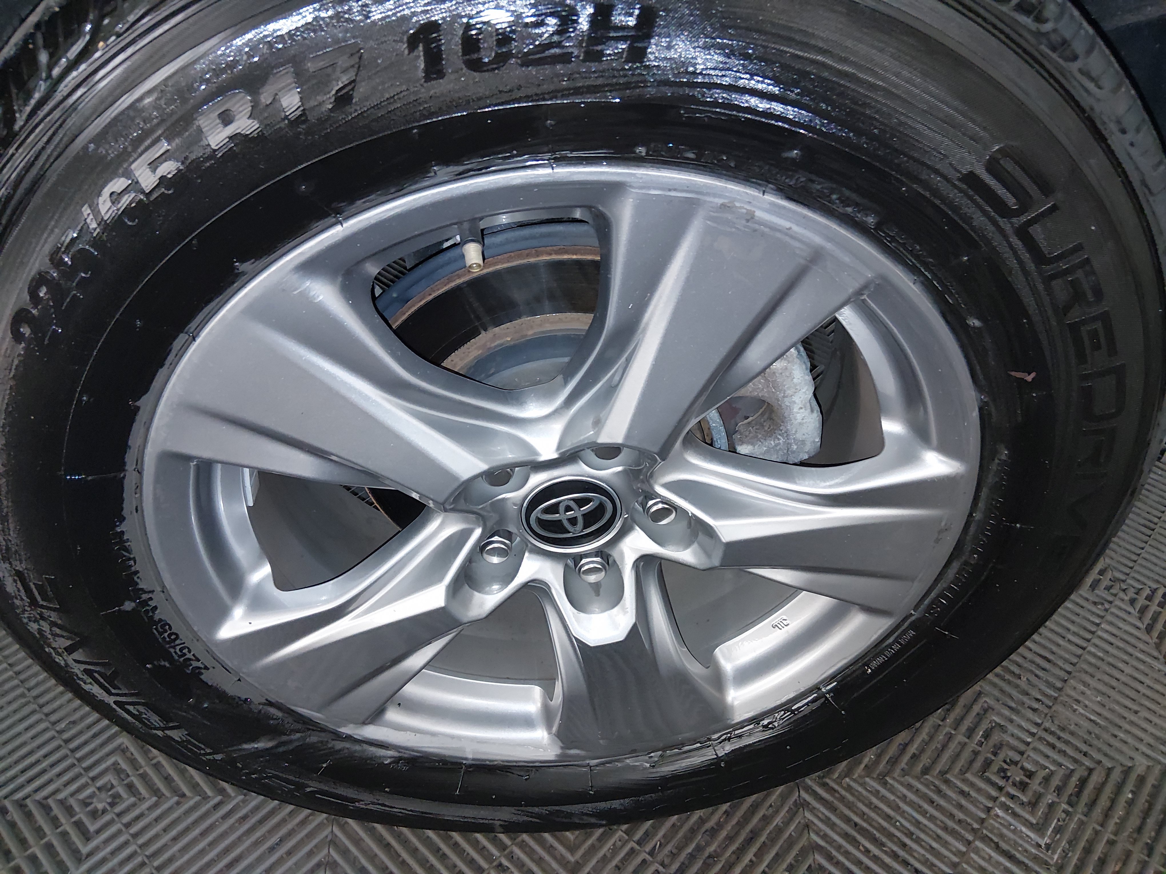 2024 Toyota RAV4 XLE - Photo 10