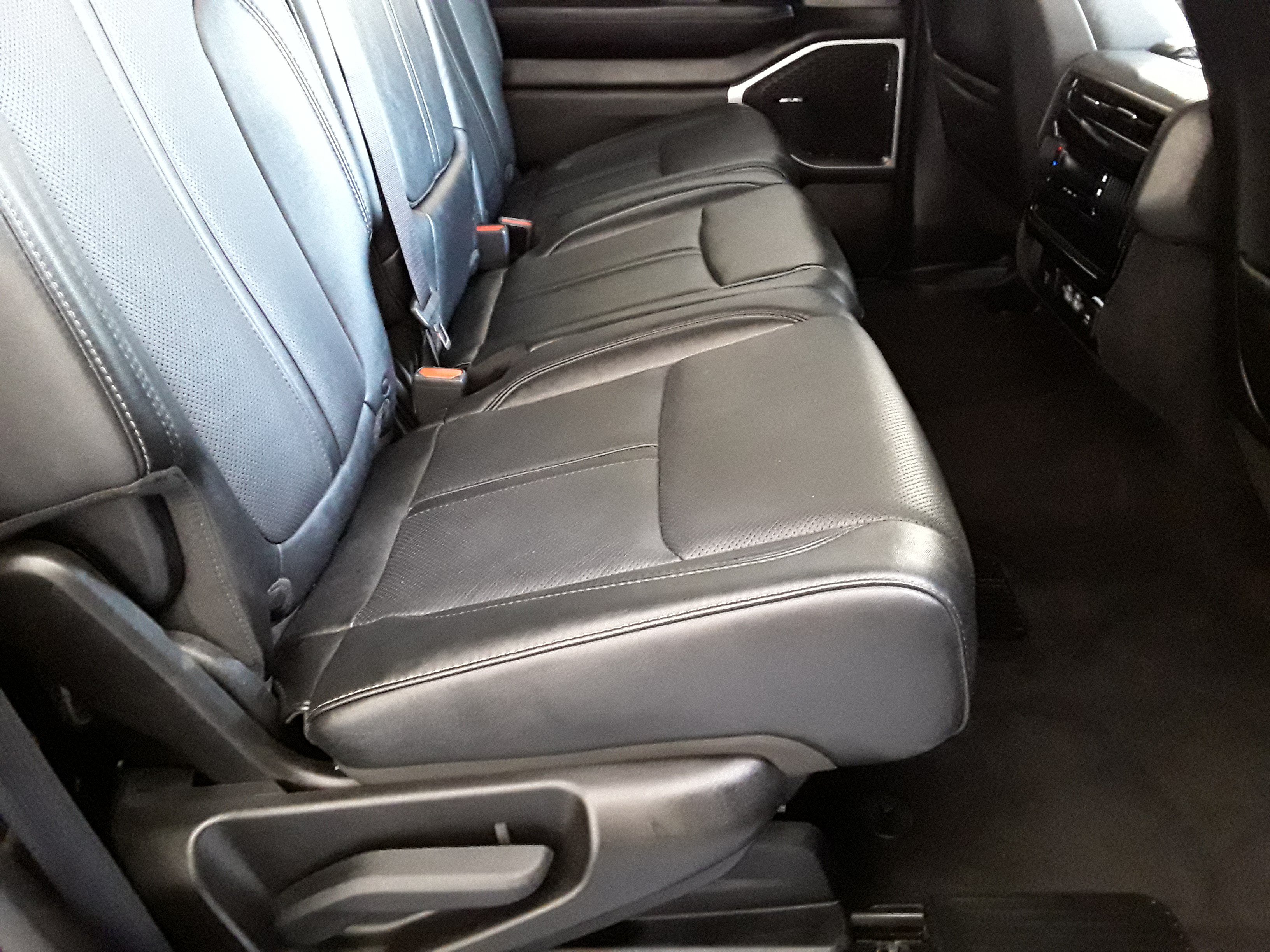 2023 Jeep Wagoneer L Series III - Photo 10