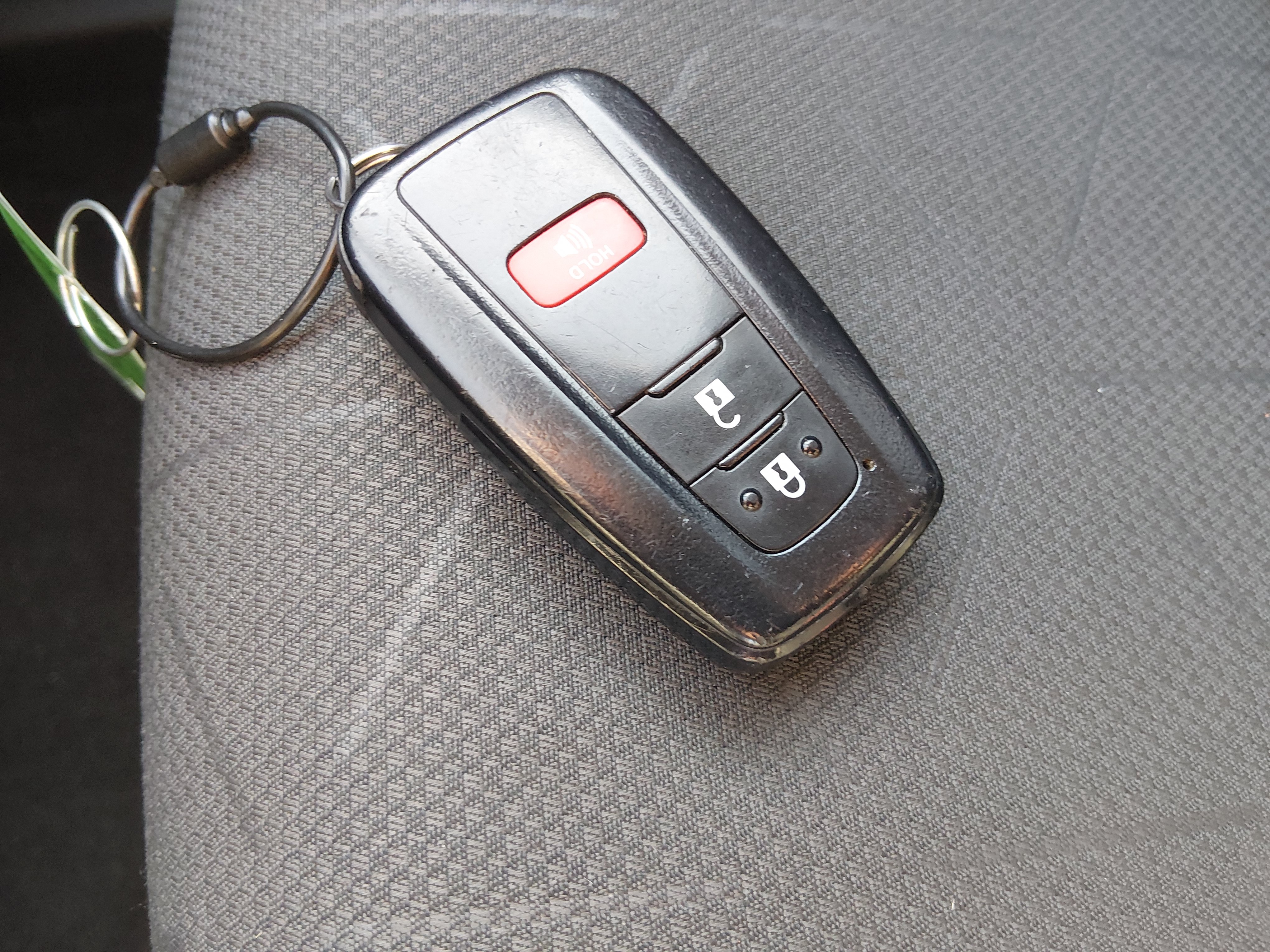 2024 Toyota RAV4 XLE - Photo 15