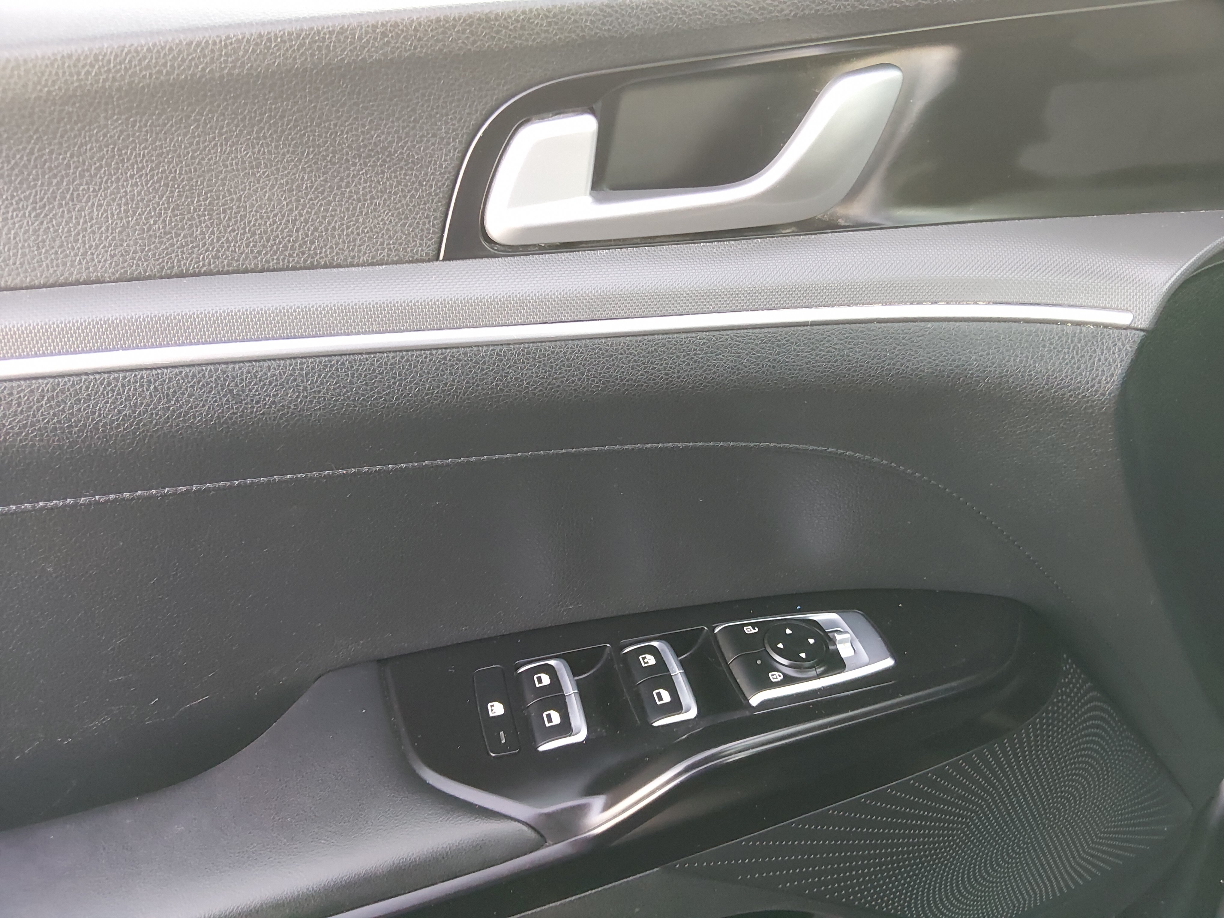 2024 Kia K5 LXS - Photo 18