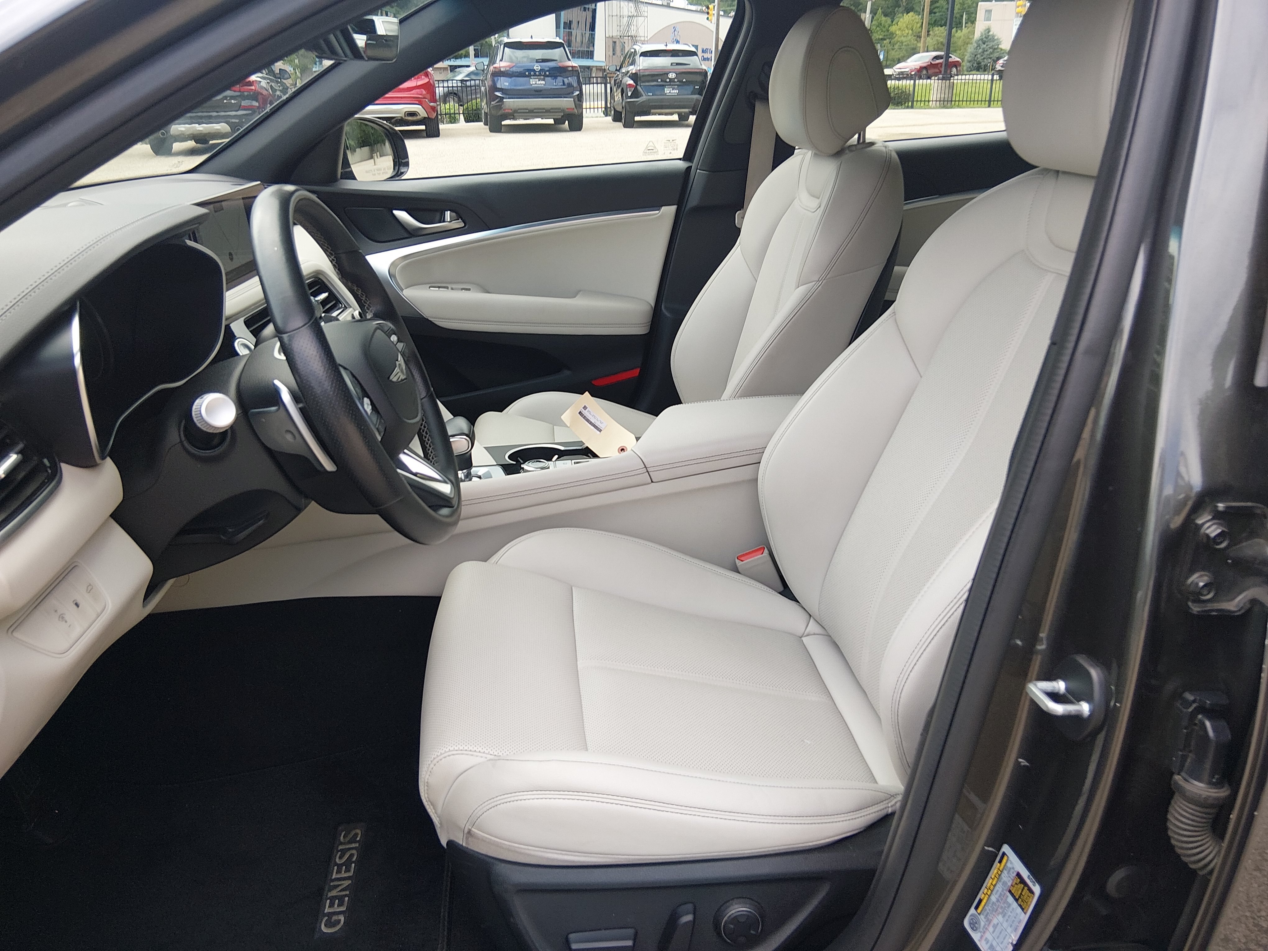 2025 GENESIS G70 Standard - Photo 19