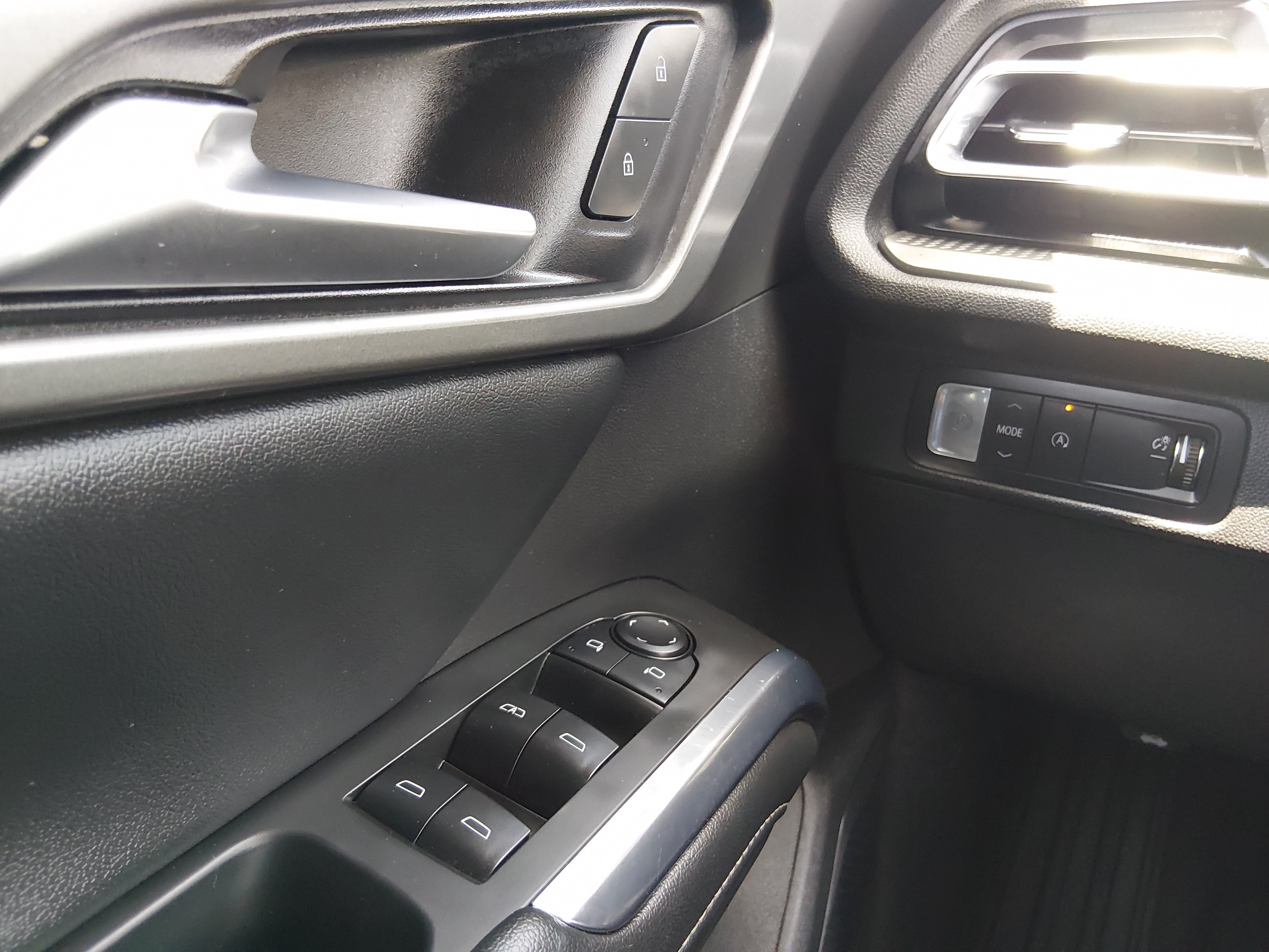 2025 Chevrolet Traverse LT - Photo 13