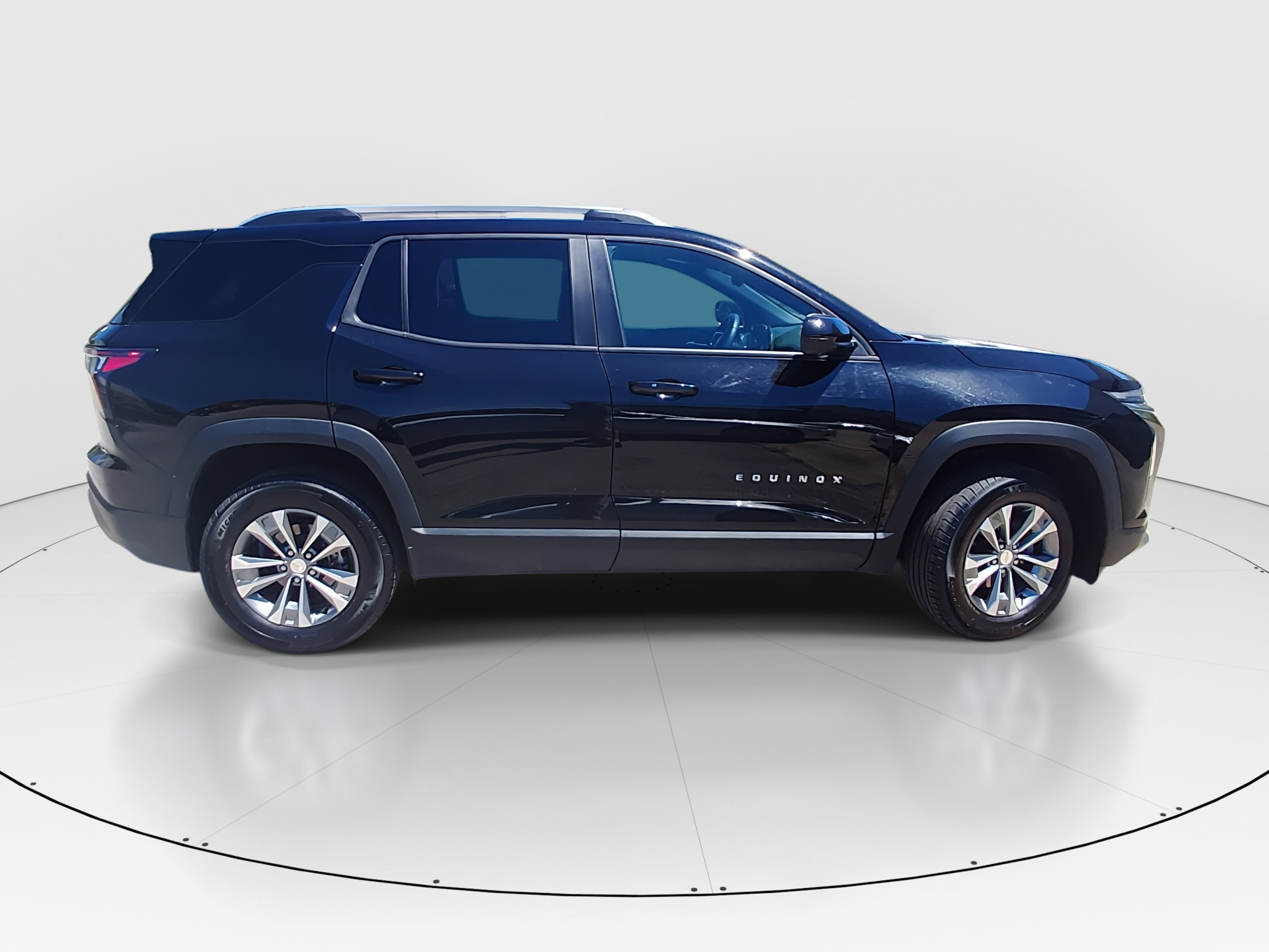 2025 Chevrolet Equinox LT - Photo 8