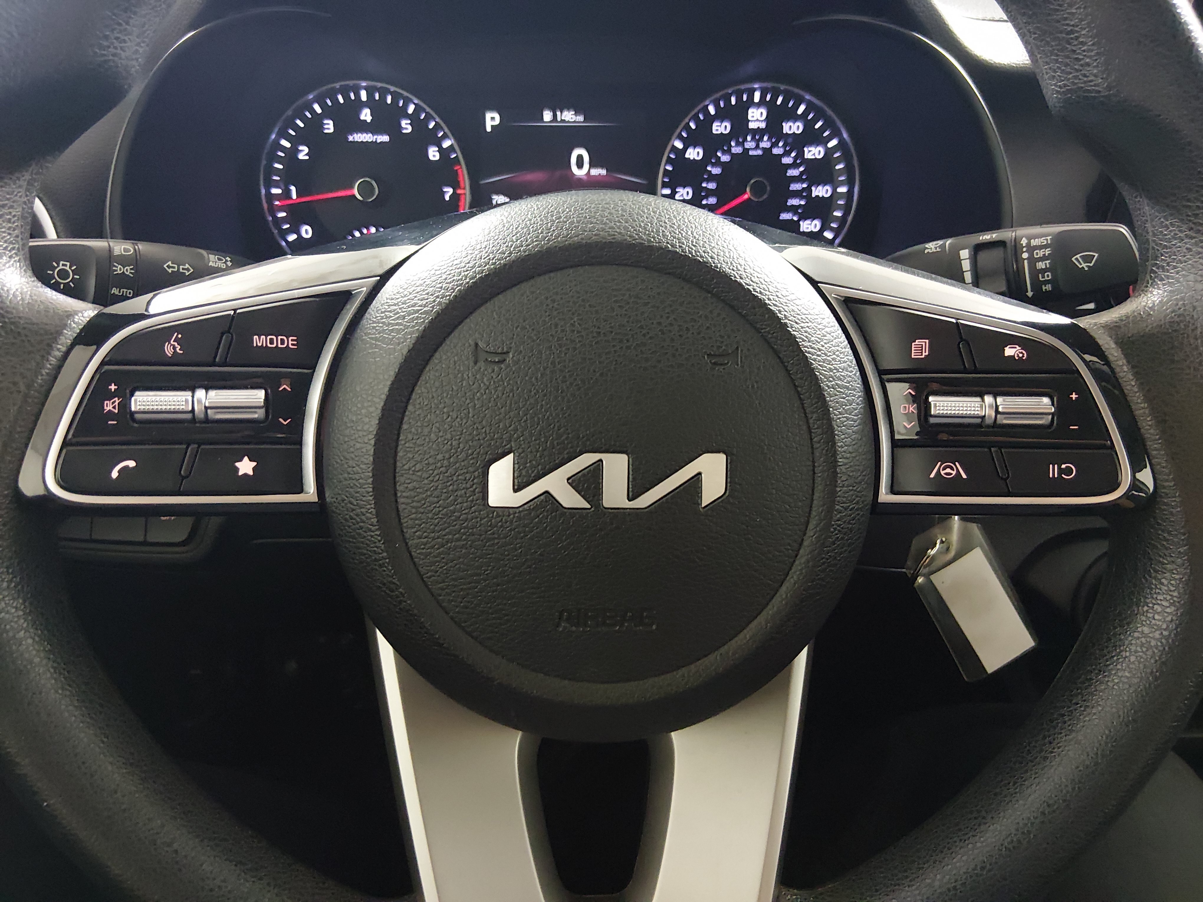 2024 Kia Forte LXS - Photo 12