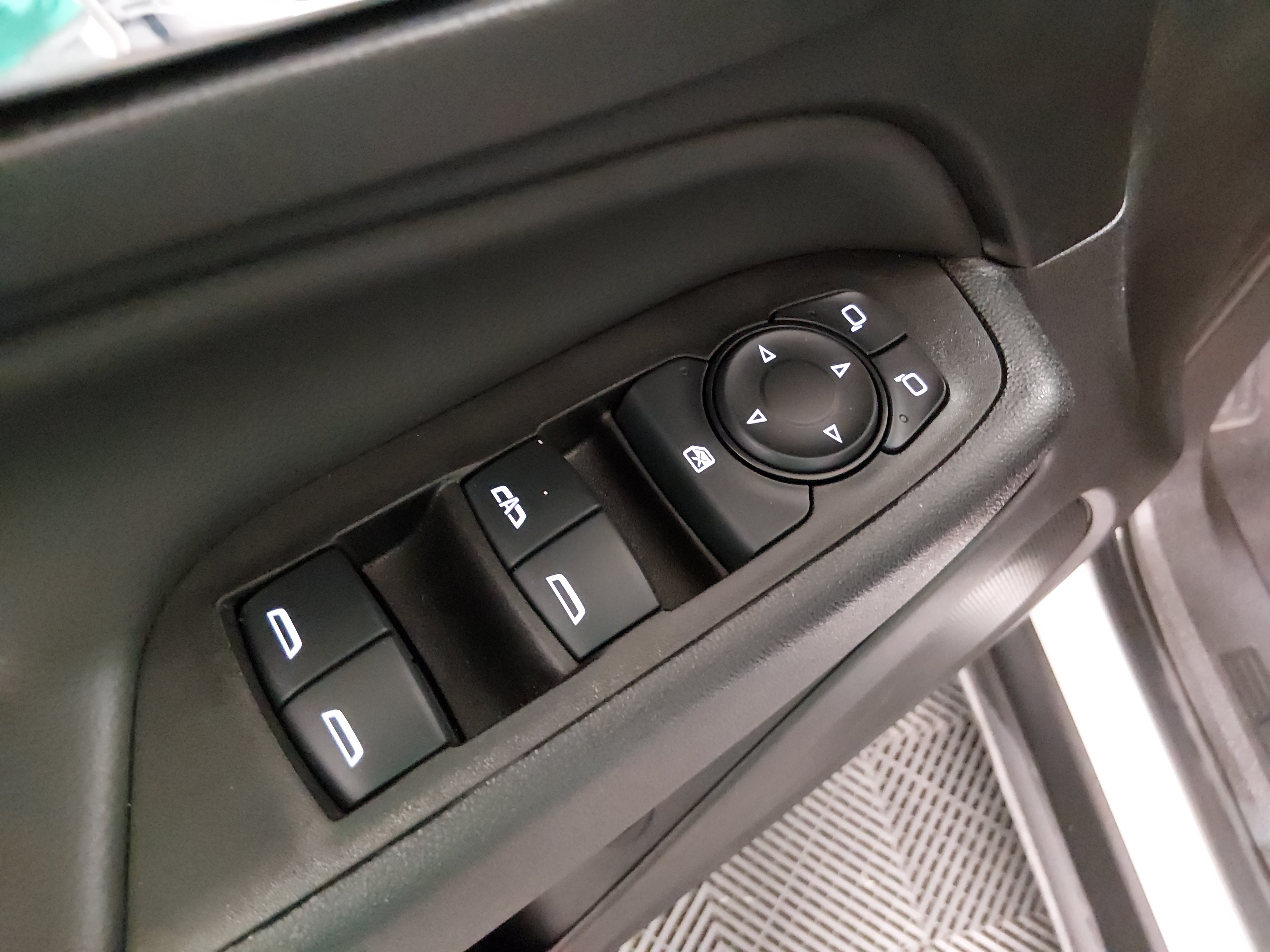 2024 Chevrolet Equinox LT - Photo 21