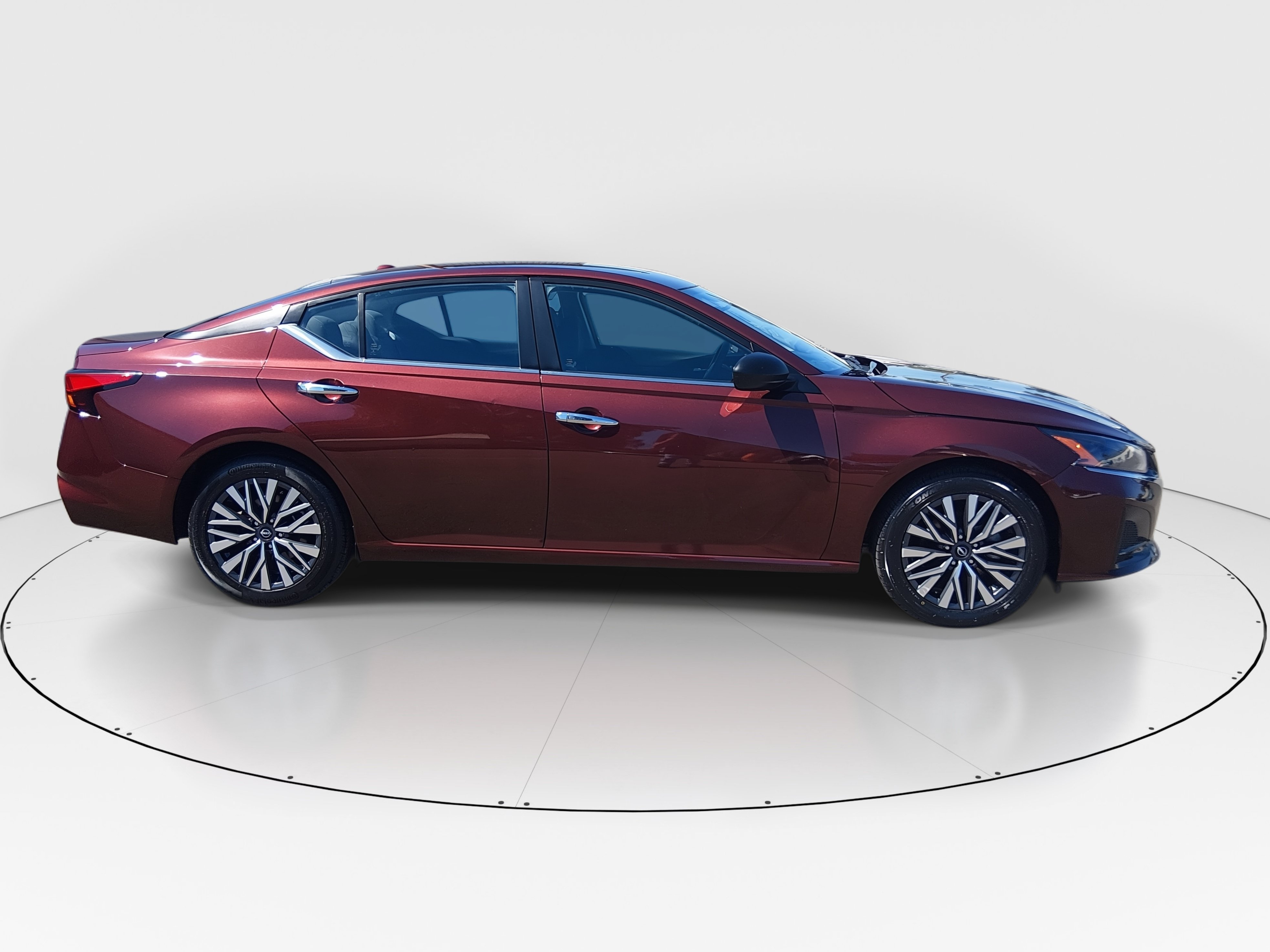 2024 Nissan Altima SV - Photo 8
