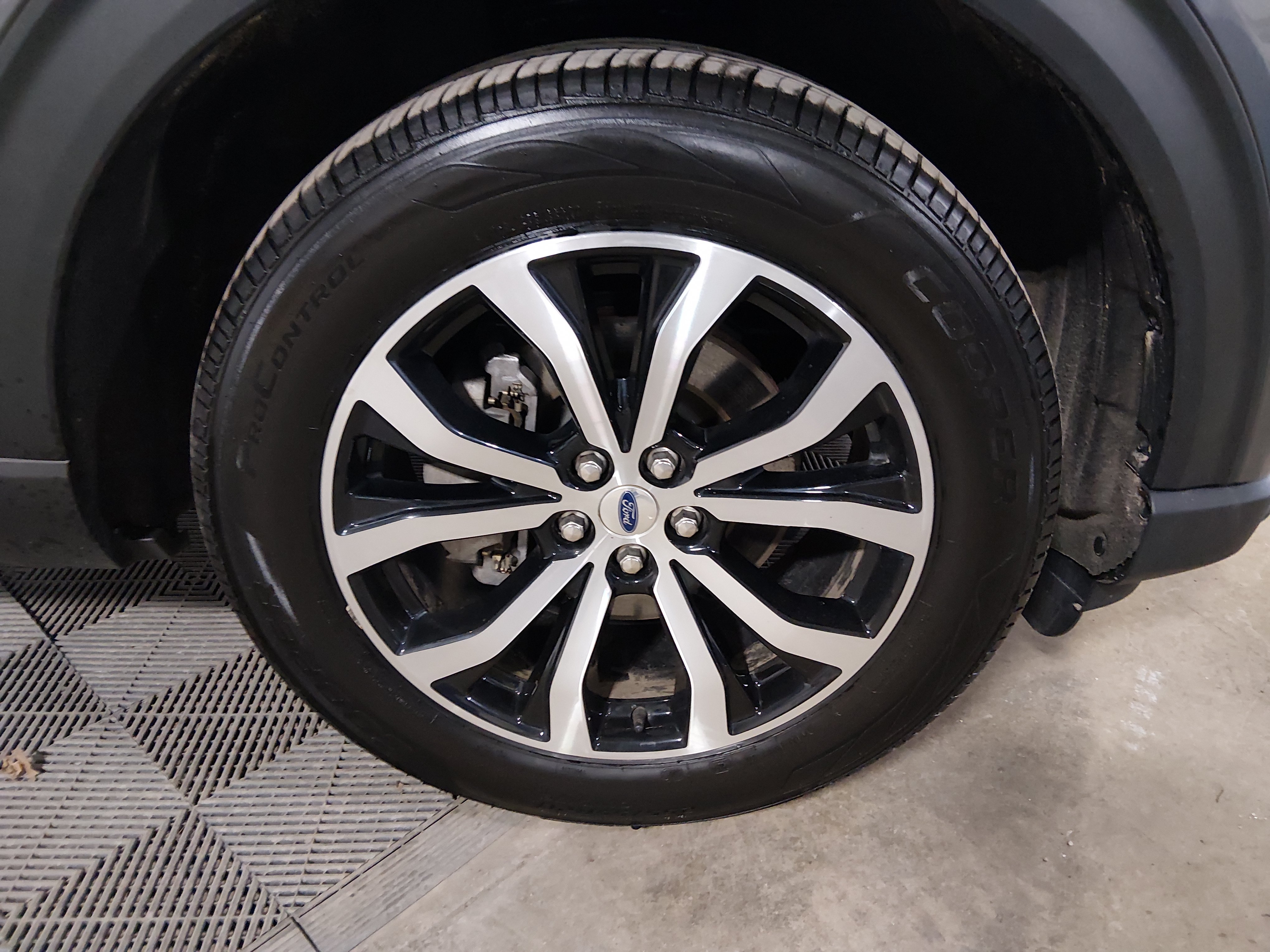 2025 Ford Explorer ST-LINE - Photo 10