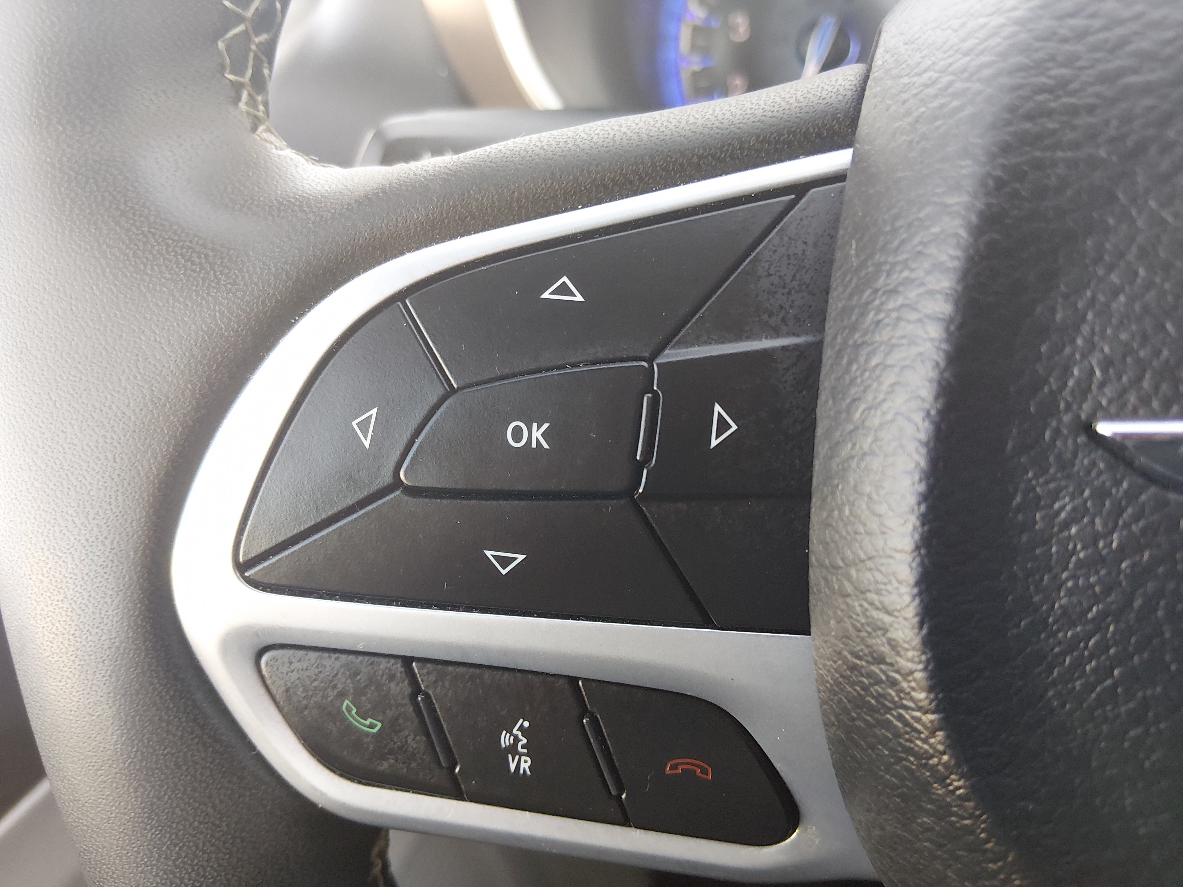 2023 Chrysler Voyager LX - Photo 13