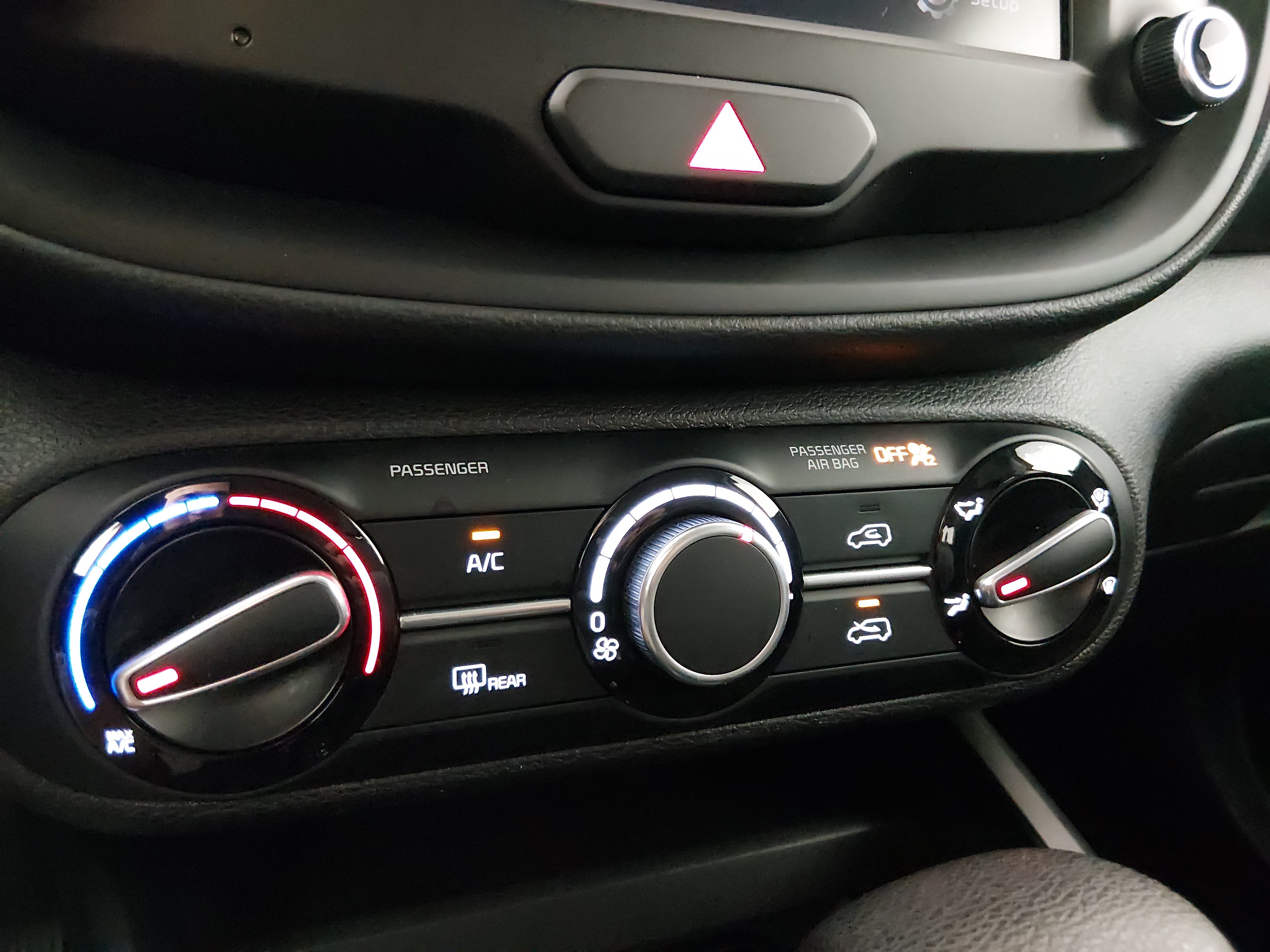 2024 Kia Soul LX - Photo 18