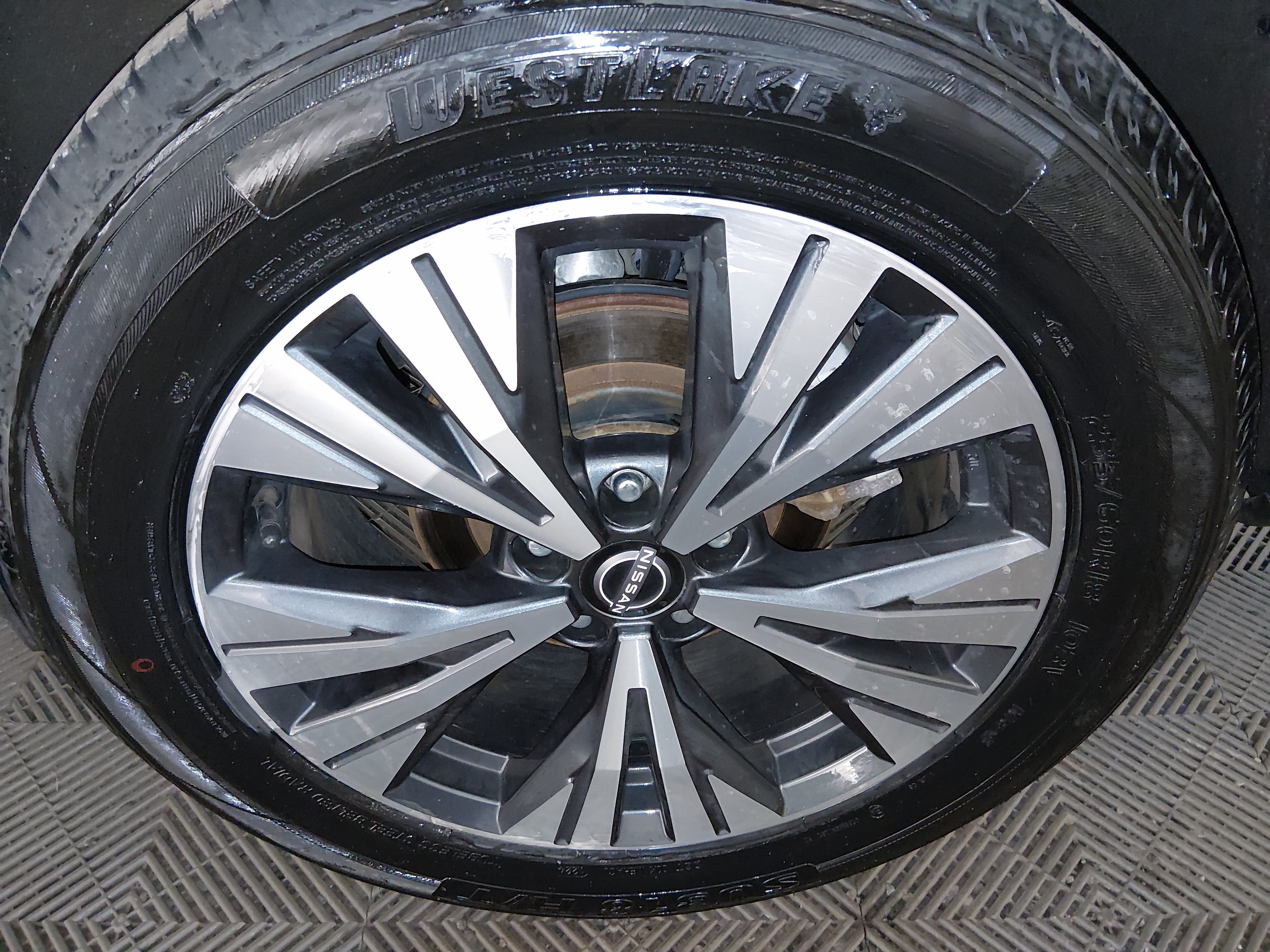 2023 Nissan Rogue SV - Photo 10