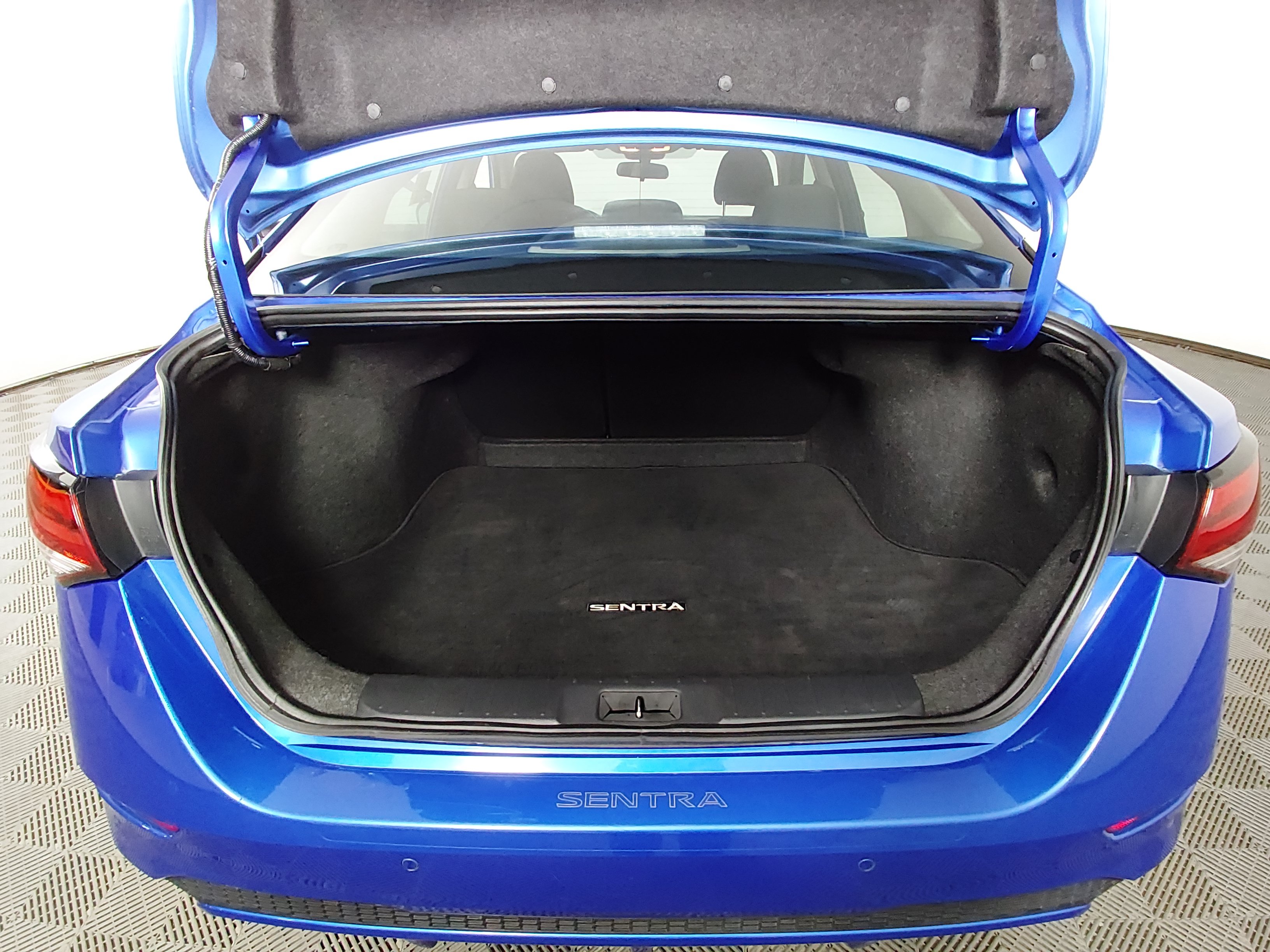 2024 Nissan Sentra SV - Photo 11