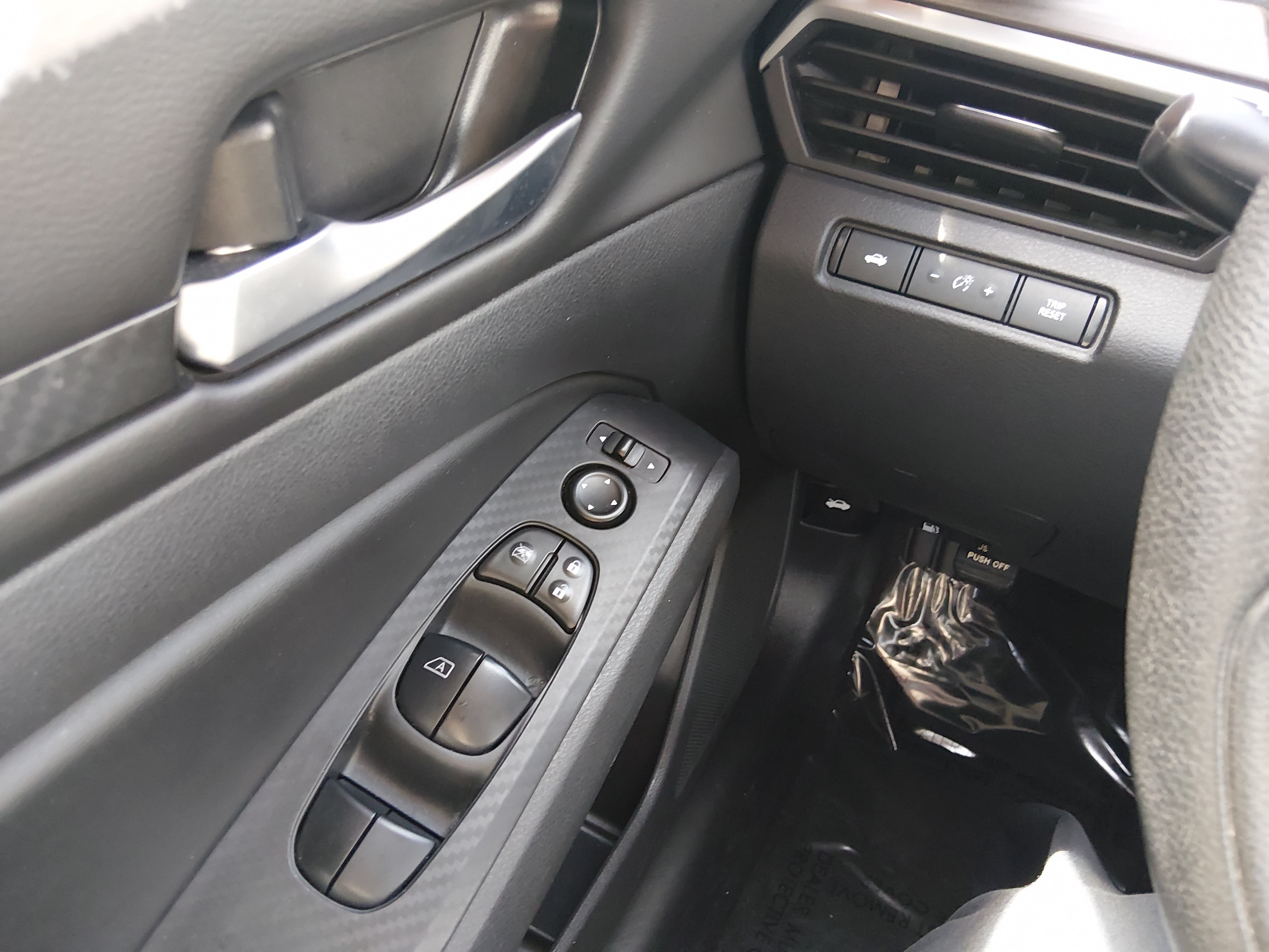 2024 Nissan Altima SV - Photo 13