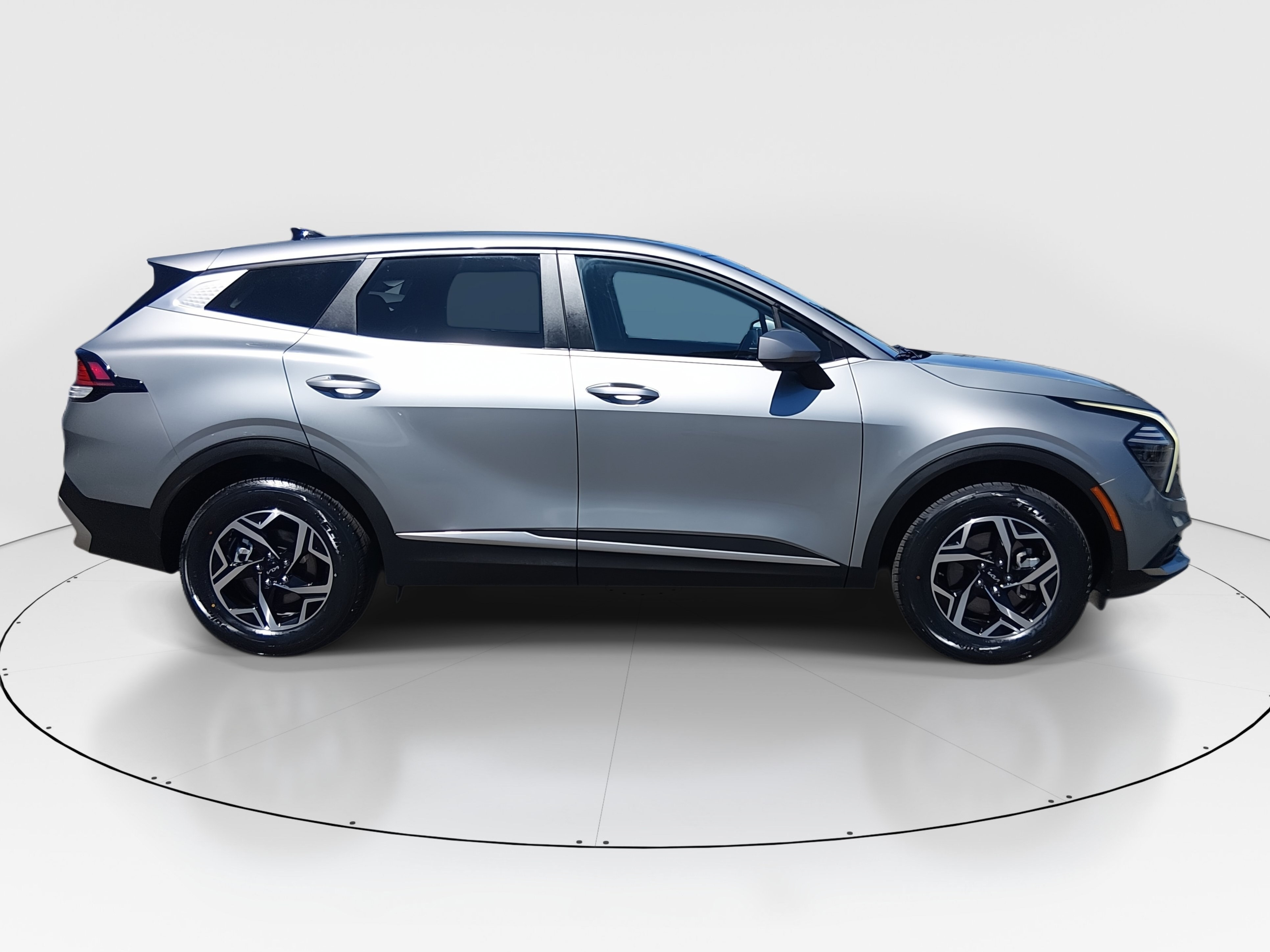 2024 Kia Sportage LX - Photo 8