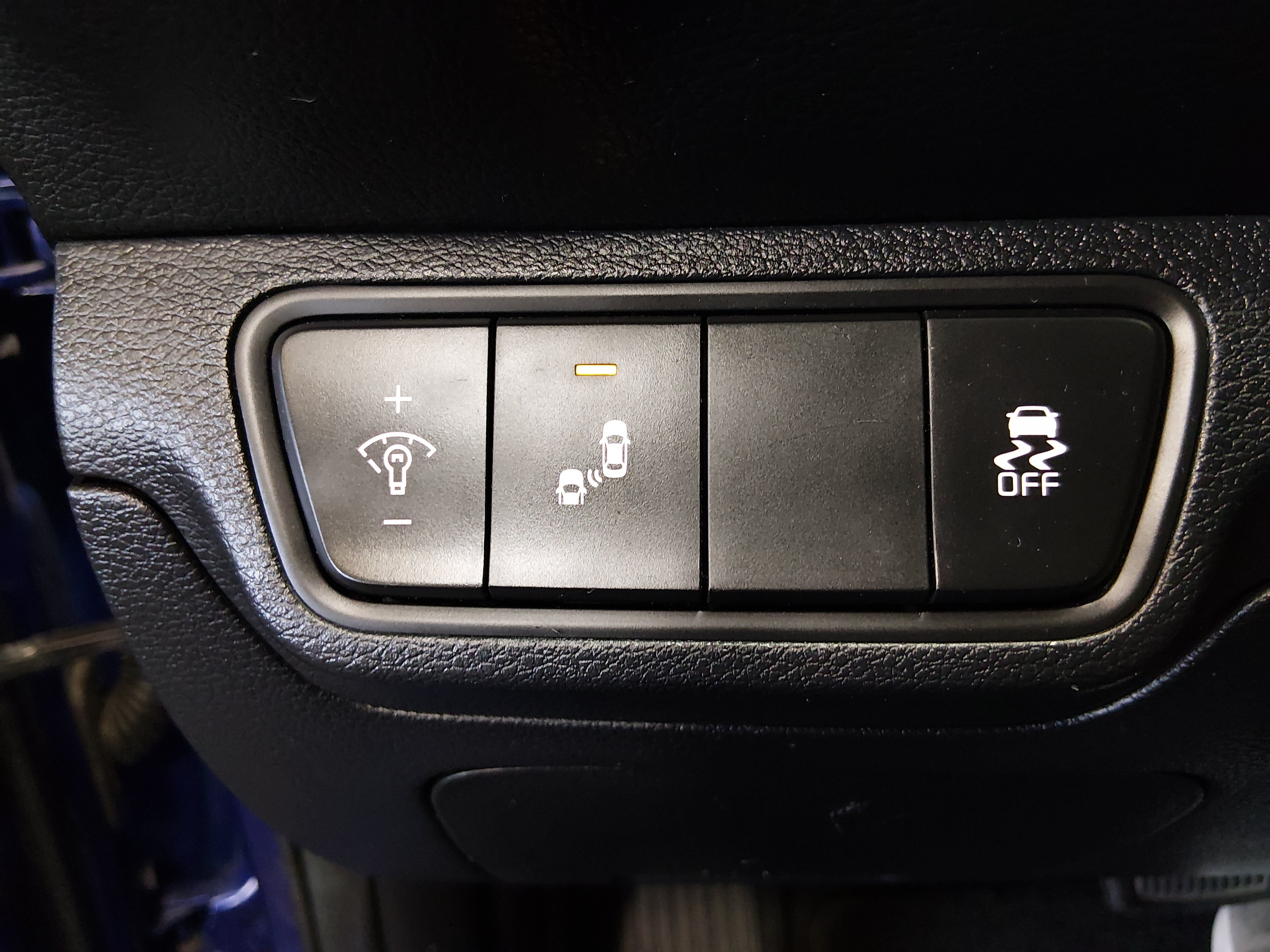 2024 Kia Forte LXS - Photo 13