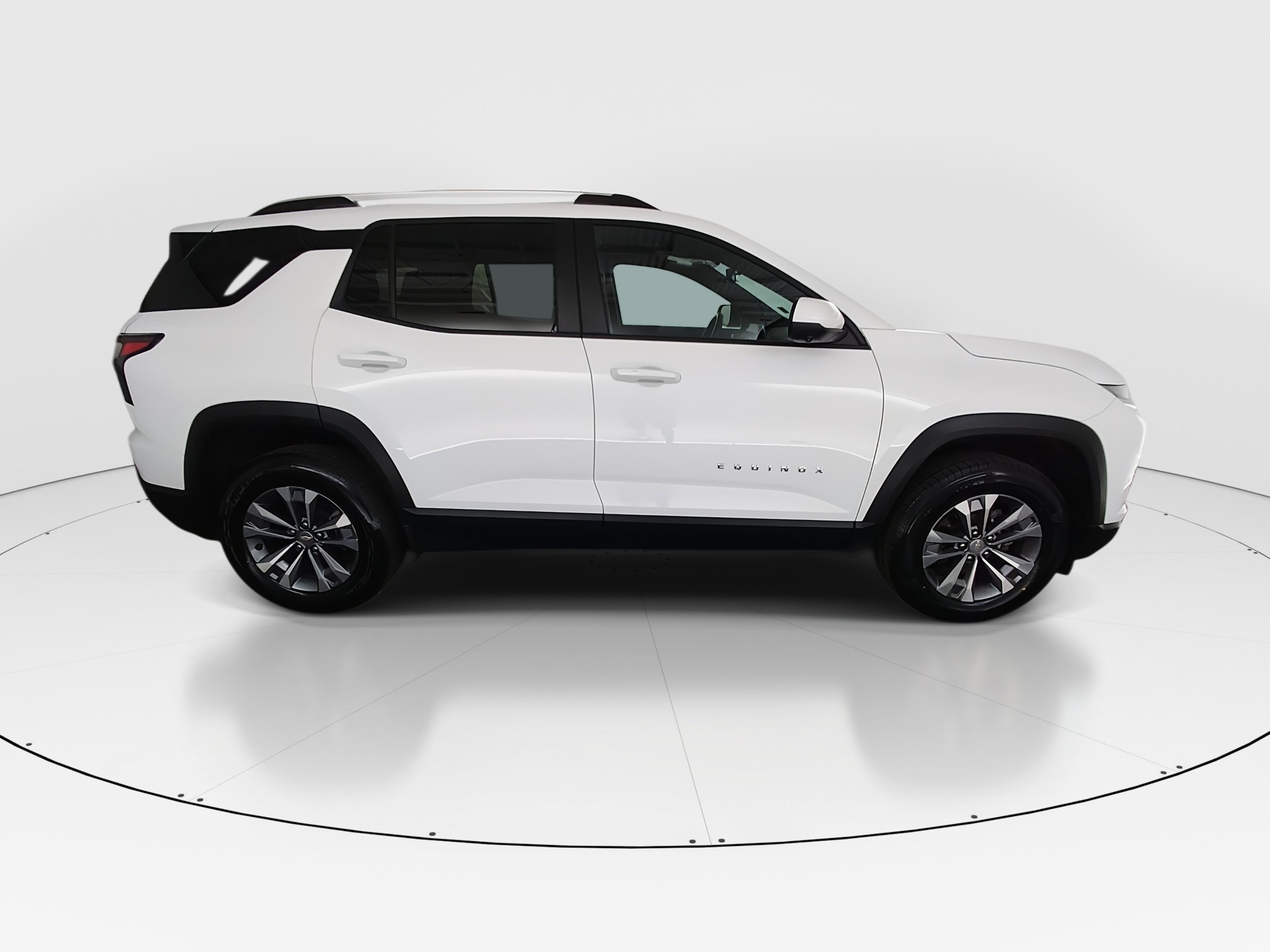 2025 Chevrolet Equinox LT - Photo 8