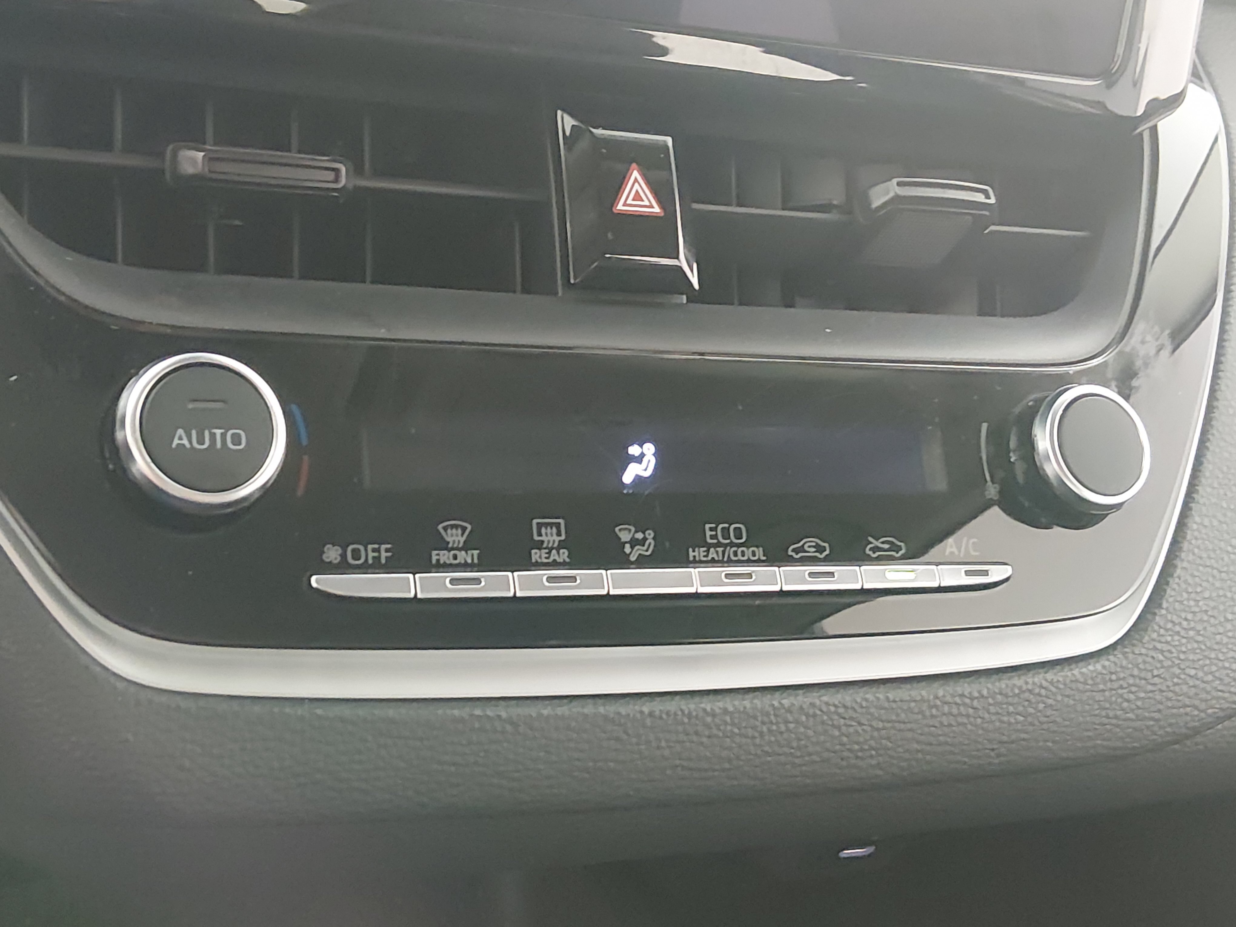 2023 Toyota Corolla LE - Photo 18