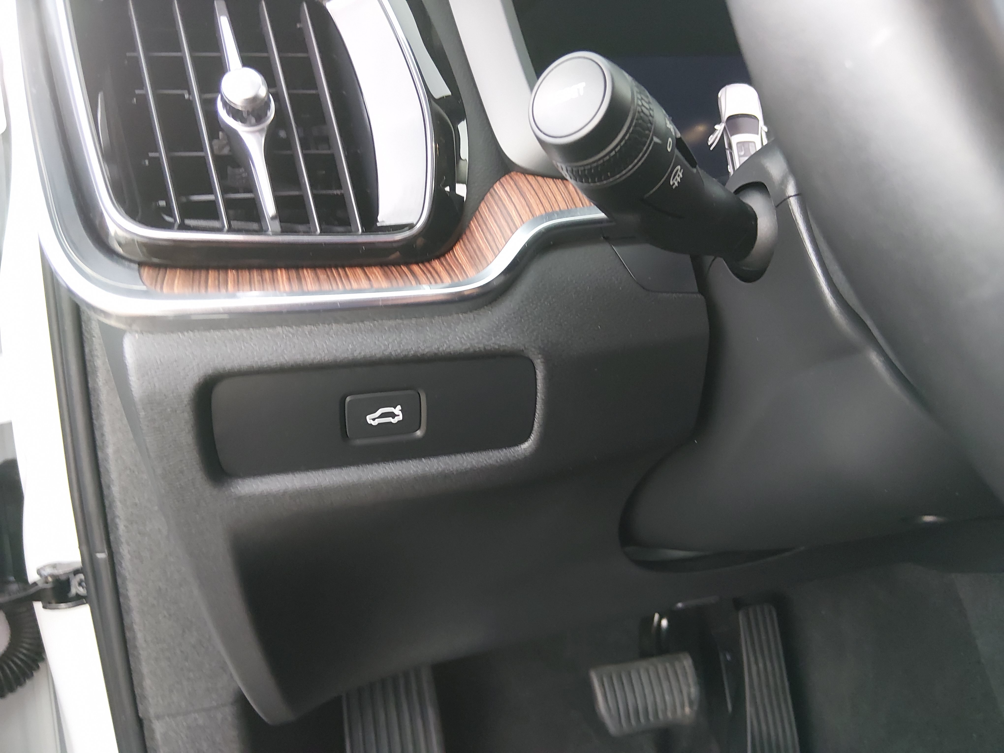 2025 Volvo V60 Cross Country Plus - Photo 13