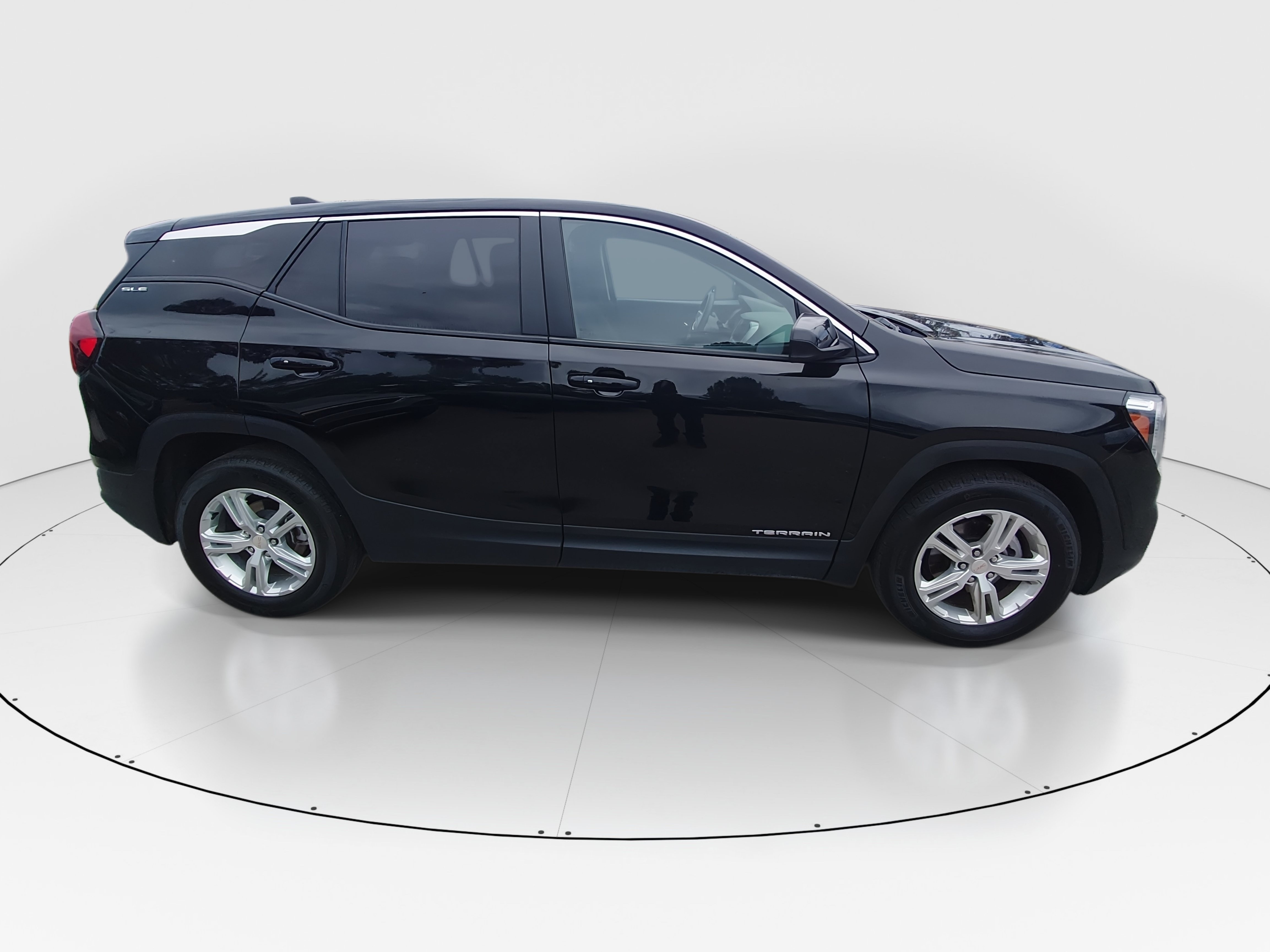 2024 GMC Terrain SLE - Photo 8