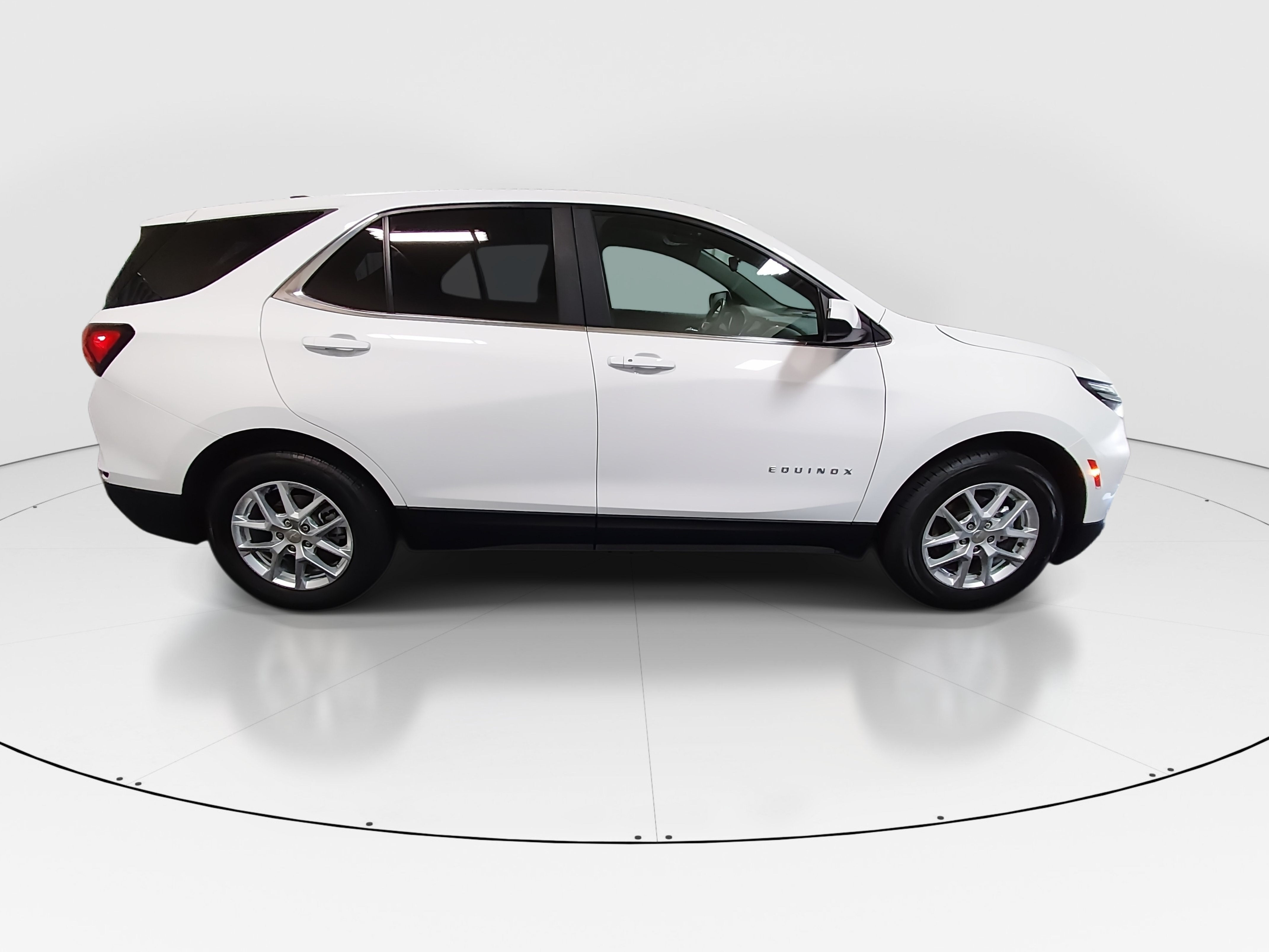 2024 Chevrolet Equinox LT - Photo 8