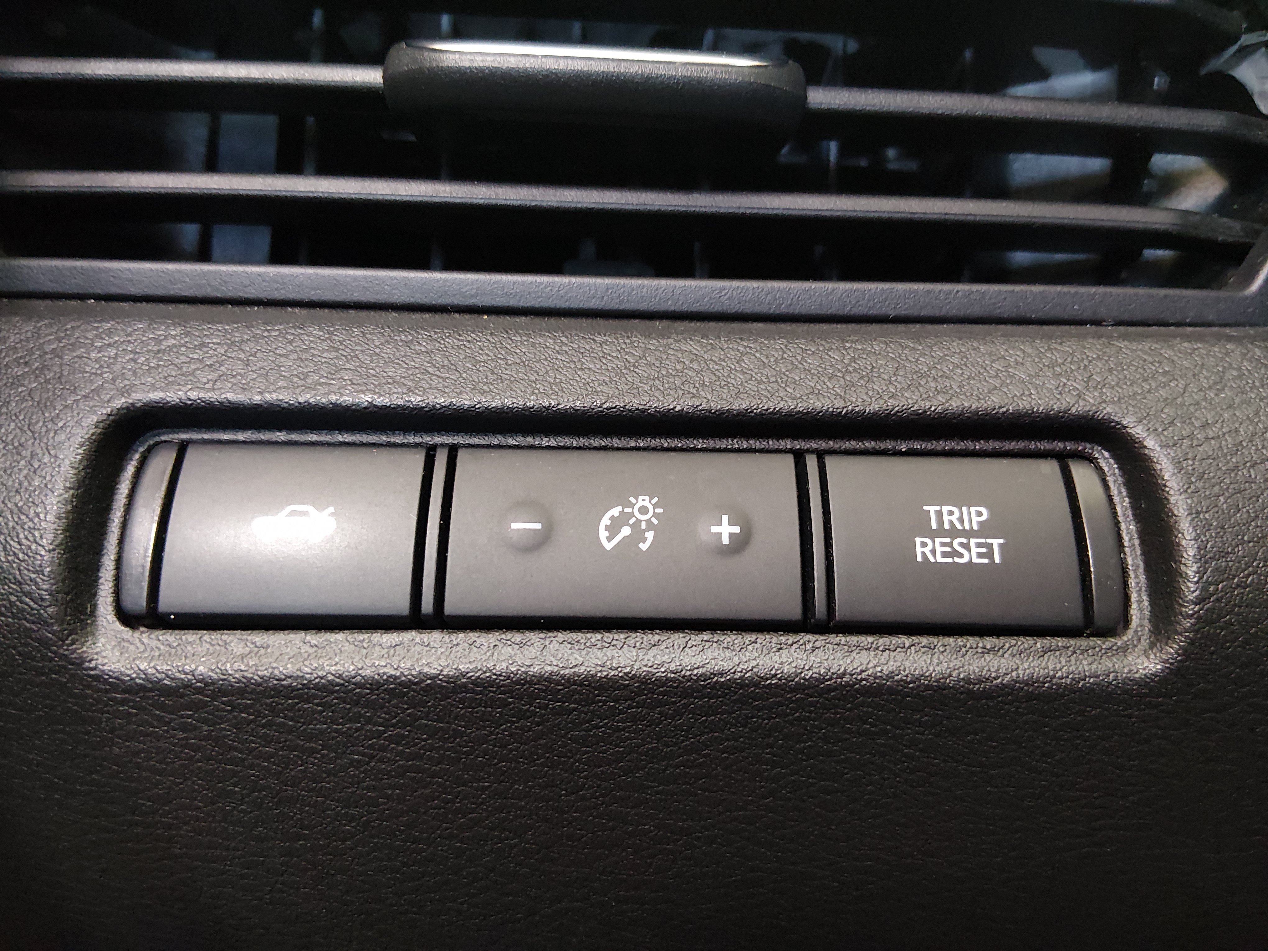 2024 Nissan Altima S - Photo 18