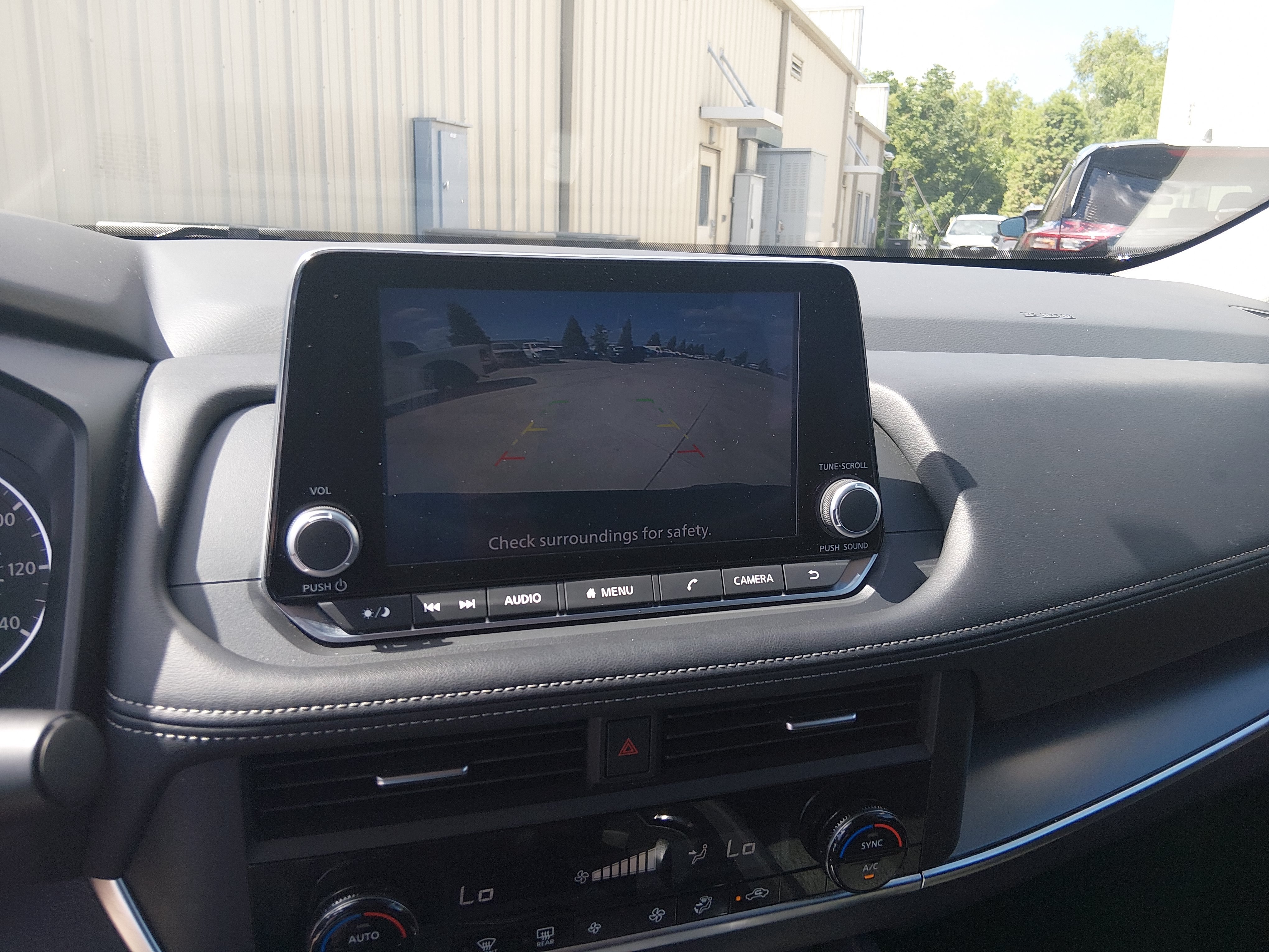 2025 Nissan Rogue SV - Photo 16