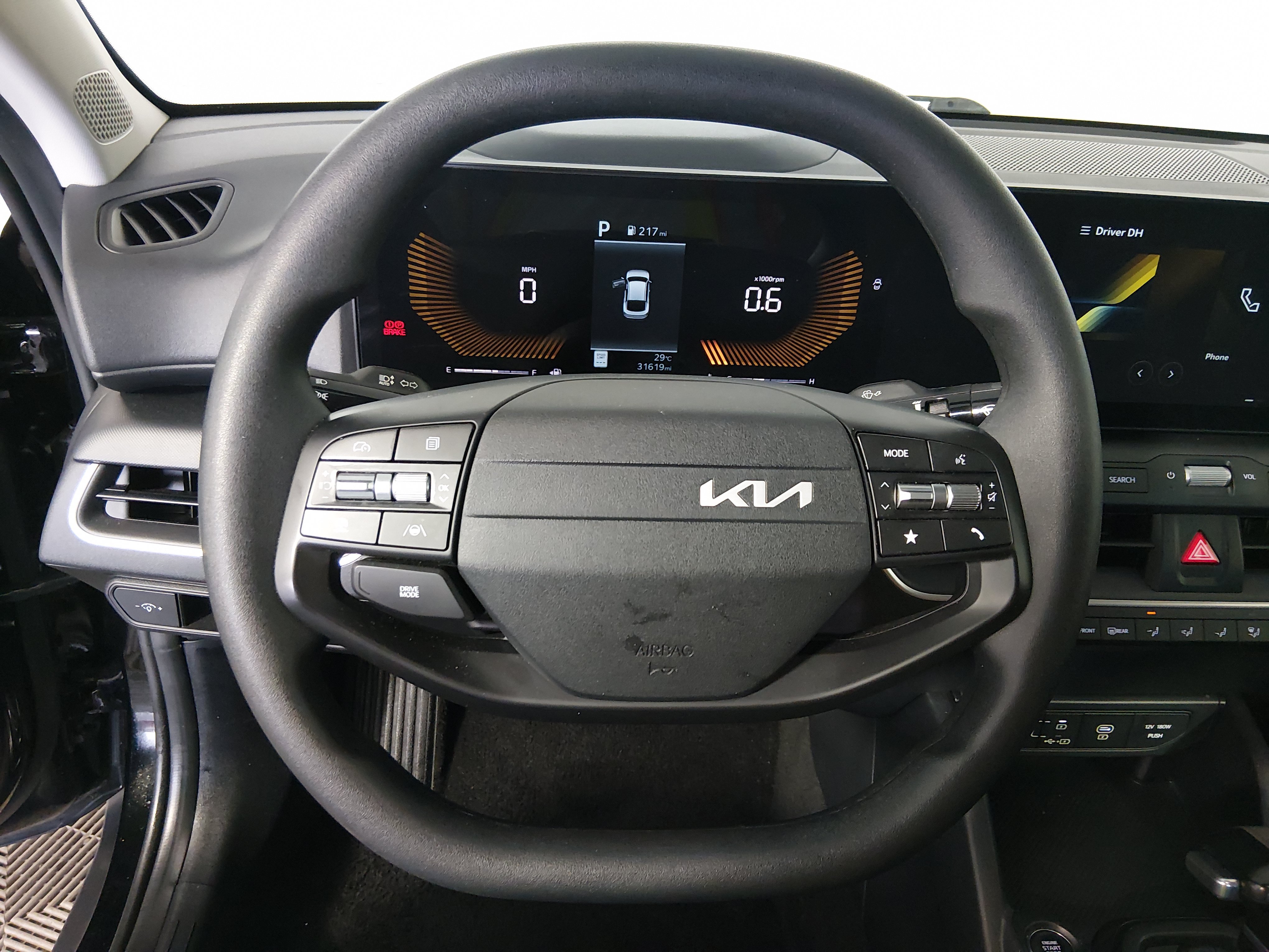 2025 Kia K4 LXS - Photo 12
