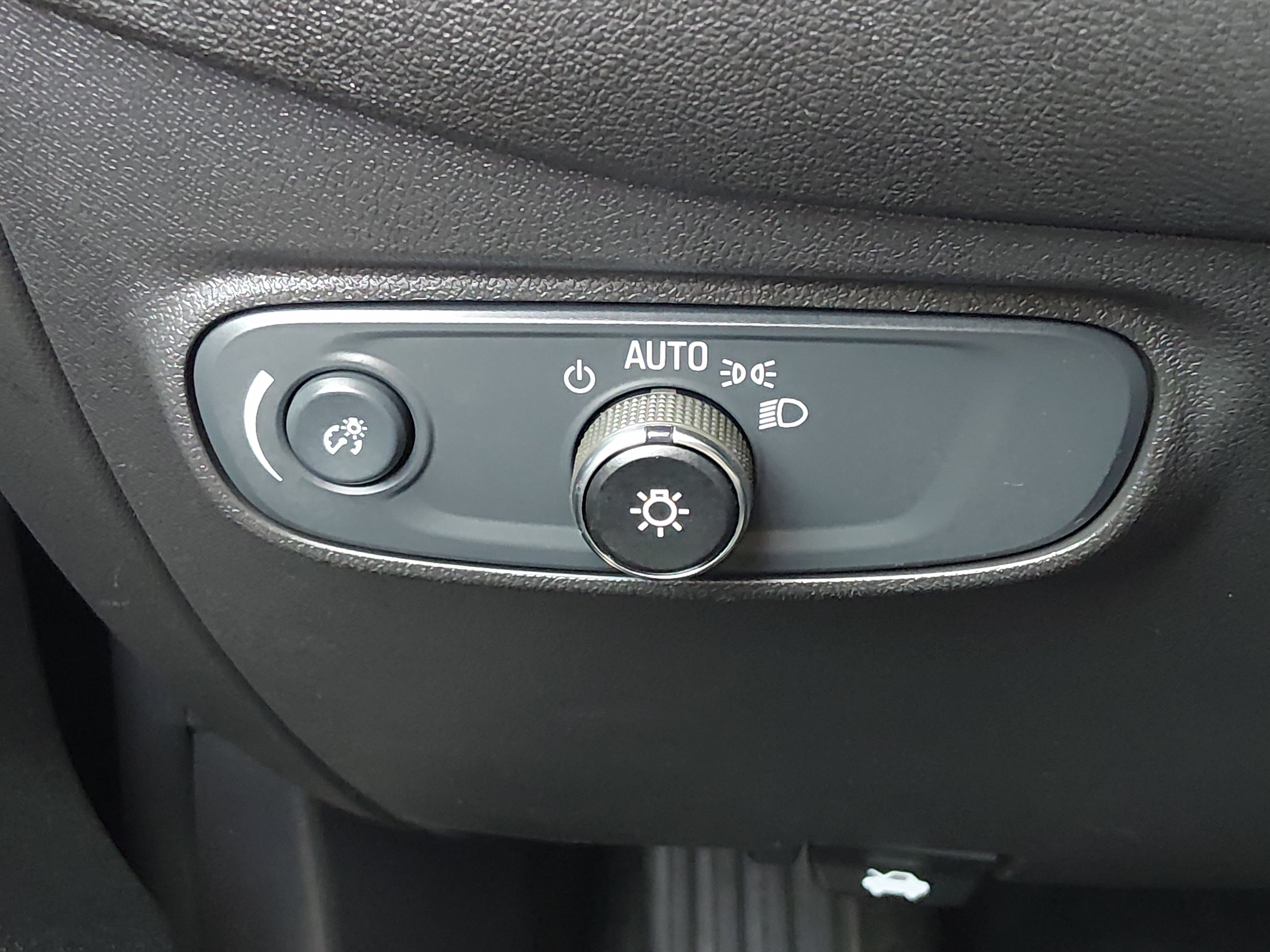 2024 Chevrolet Equinox LT - Photo 13