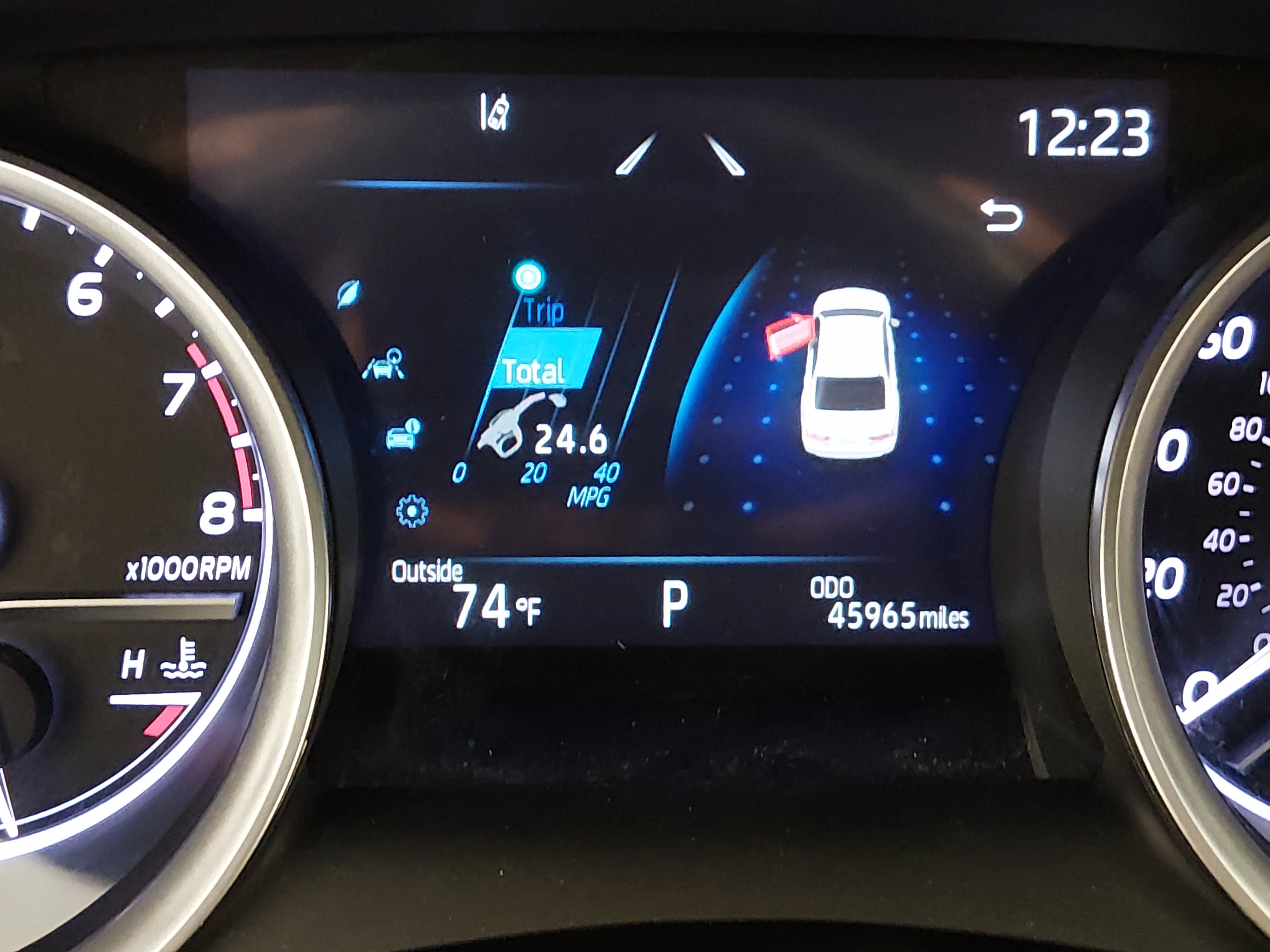 2023 Toyota Camry LE - Photo 14