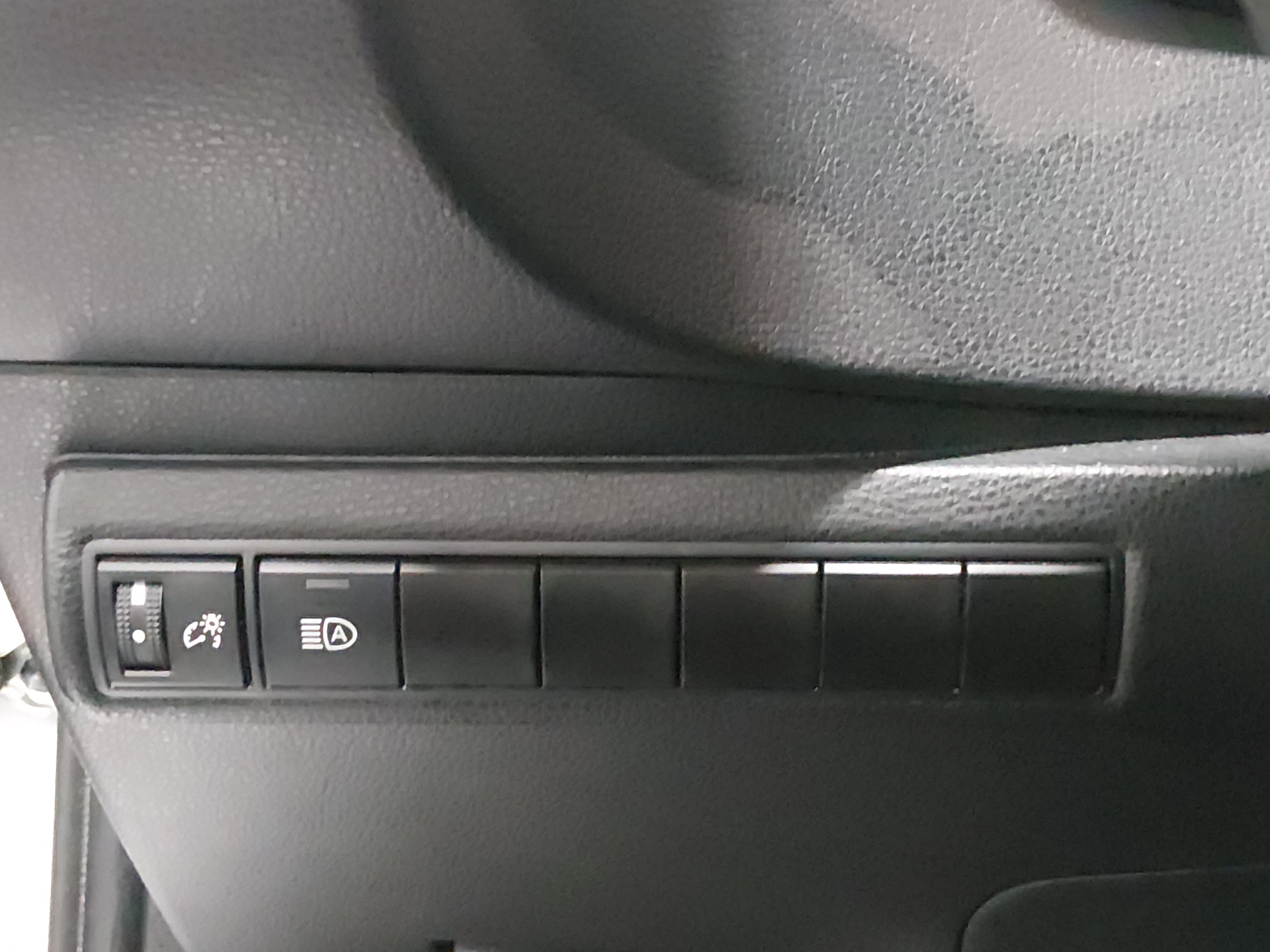 2024 Toyota Corolla LE - Photo 13