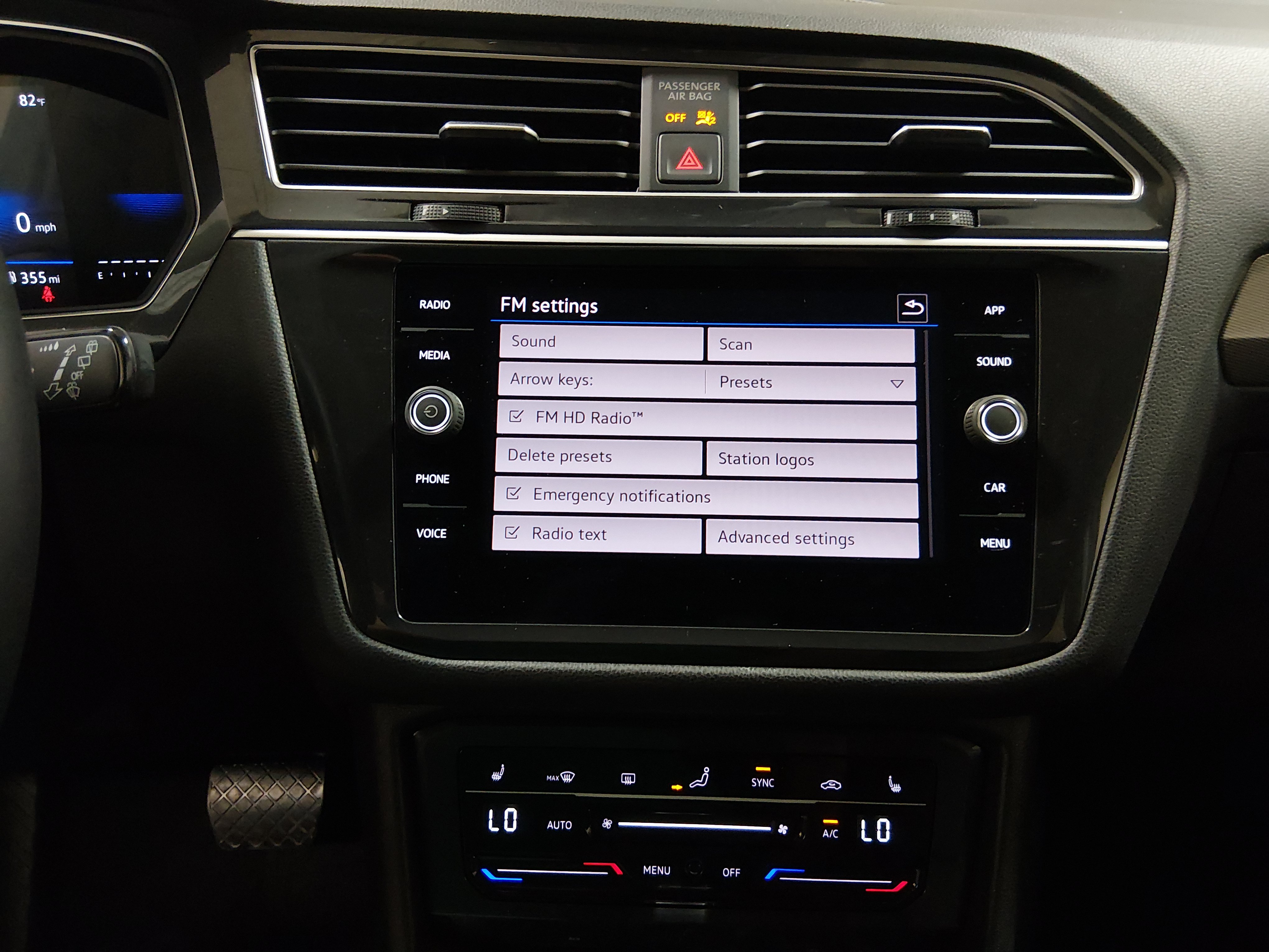 2024 Volkswagen Tiguan SE - Photo 17