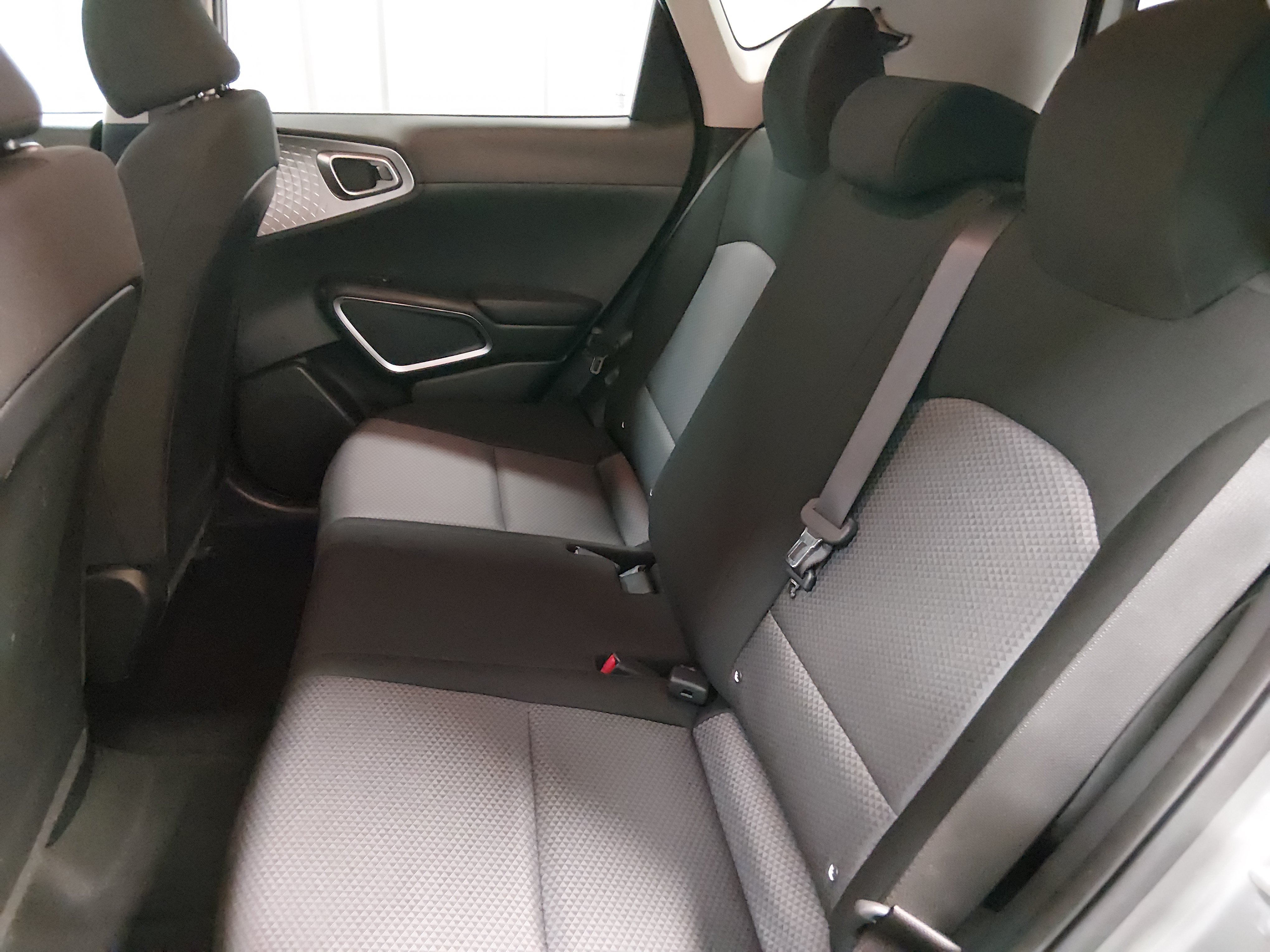 2024 Kia Soul LX - Photo 24