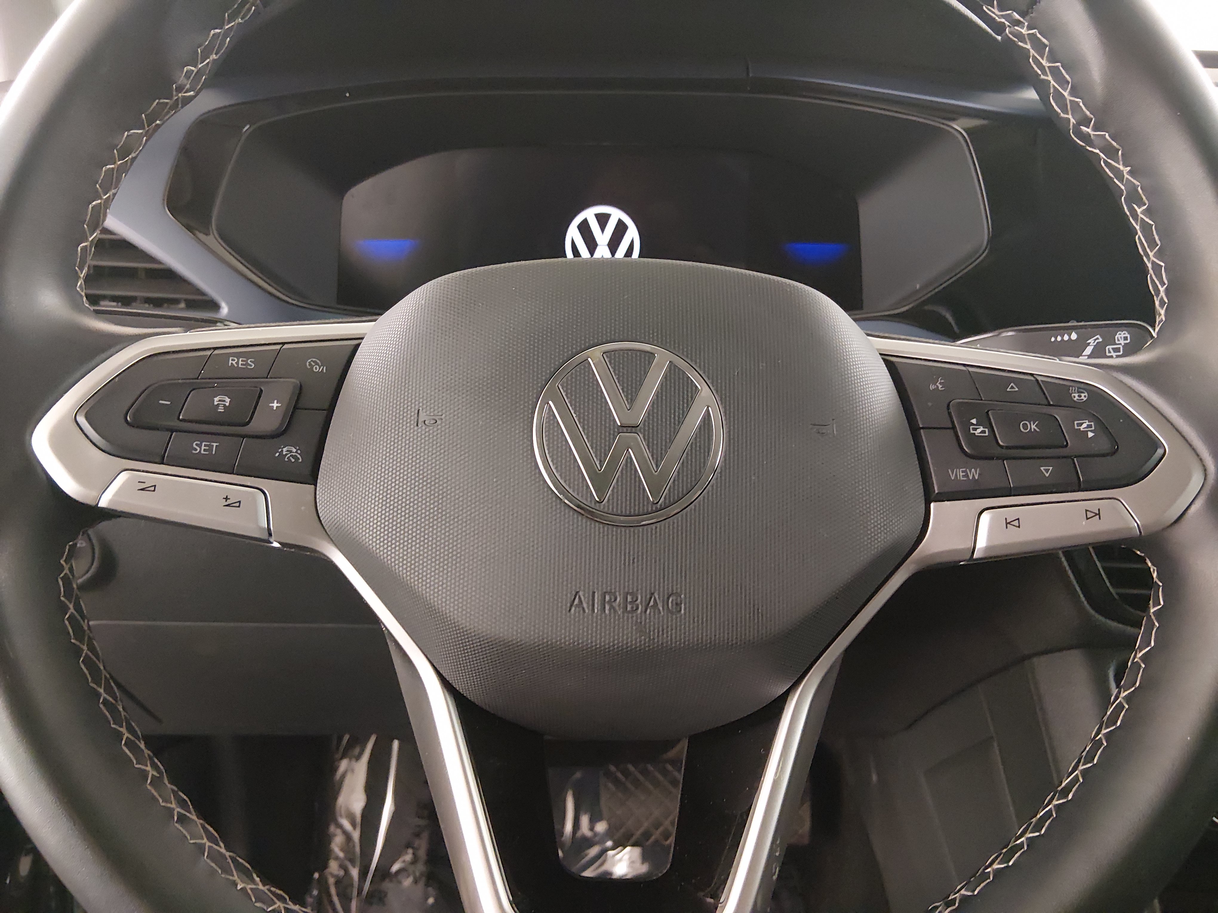 2024 Volkswagen Taos SE - Photo 12