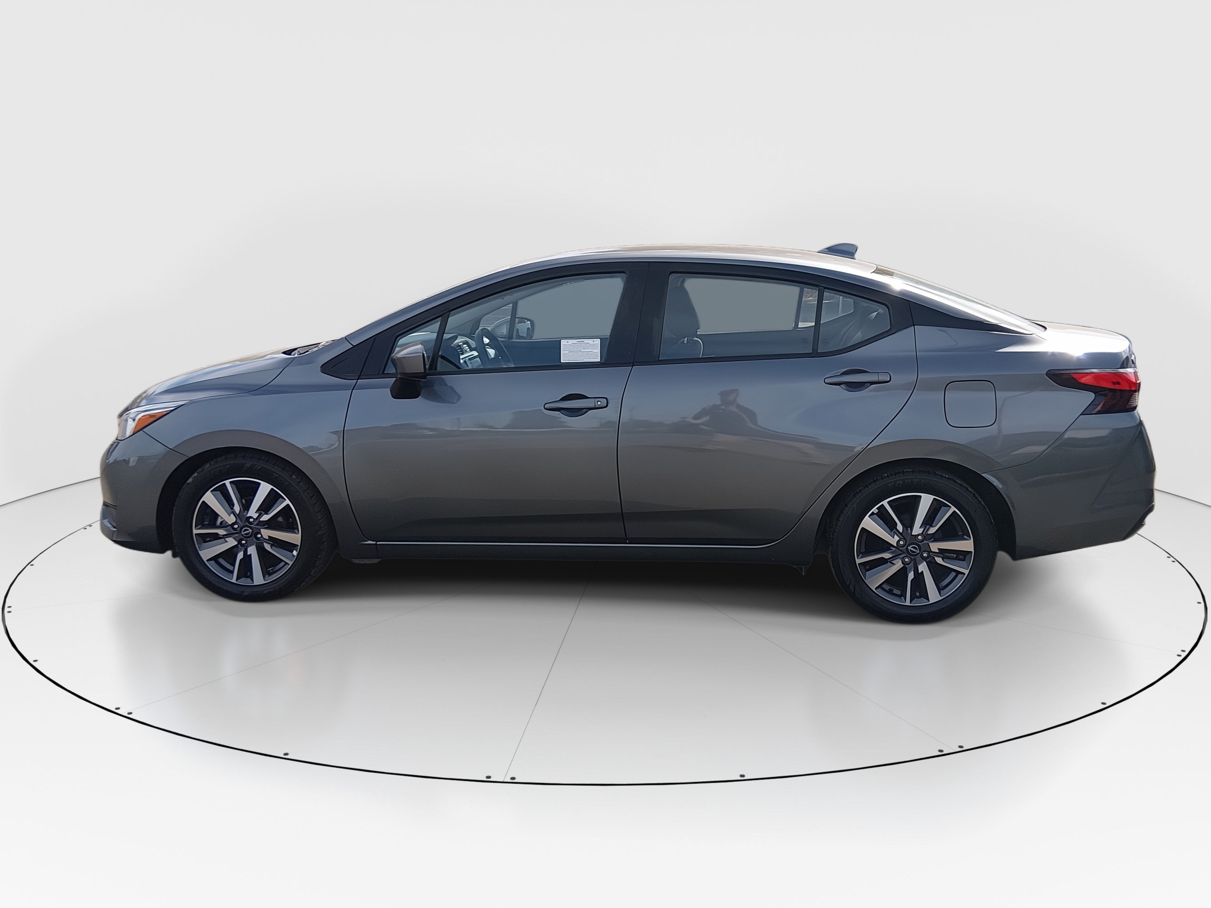 2023 Nissan Versa Sedan SV - Photo 4