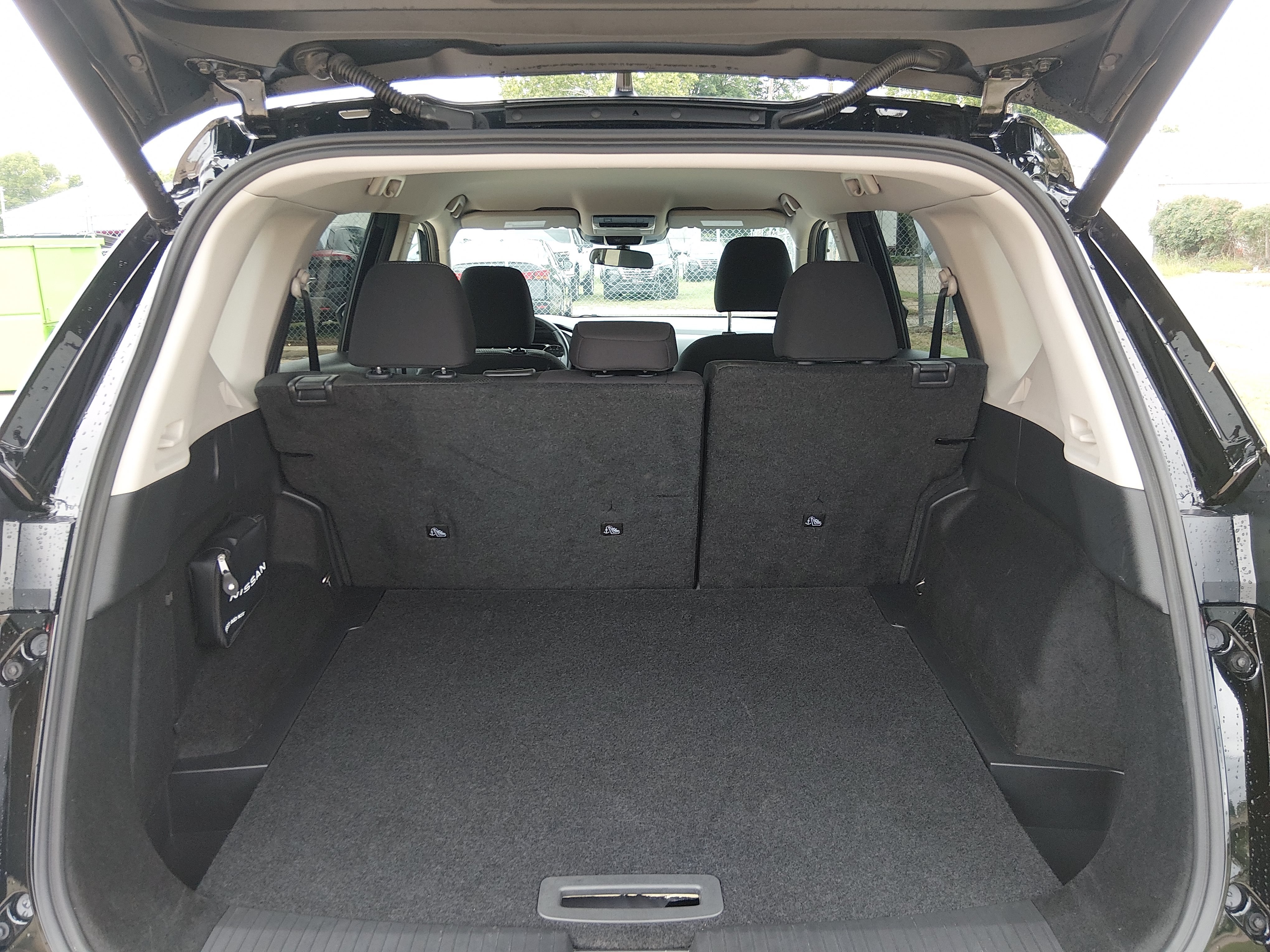 2025 Nissan Rogue SV - Photo 11