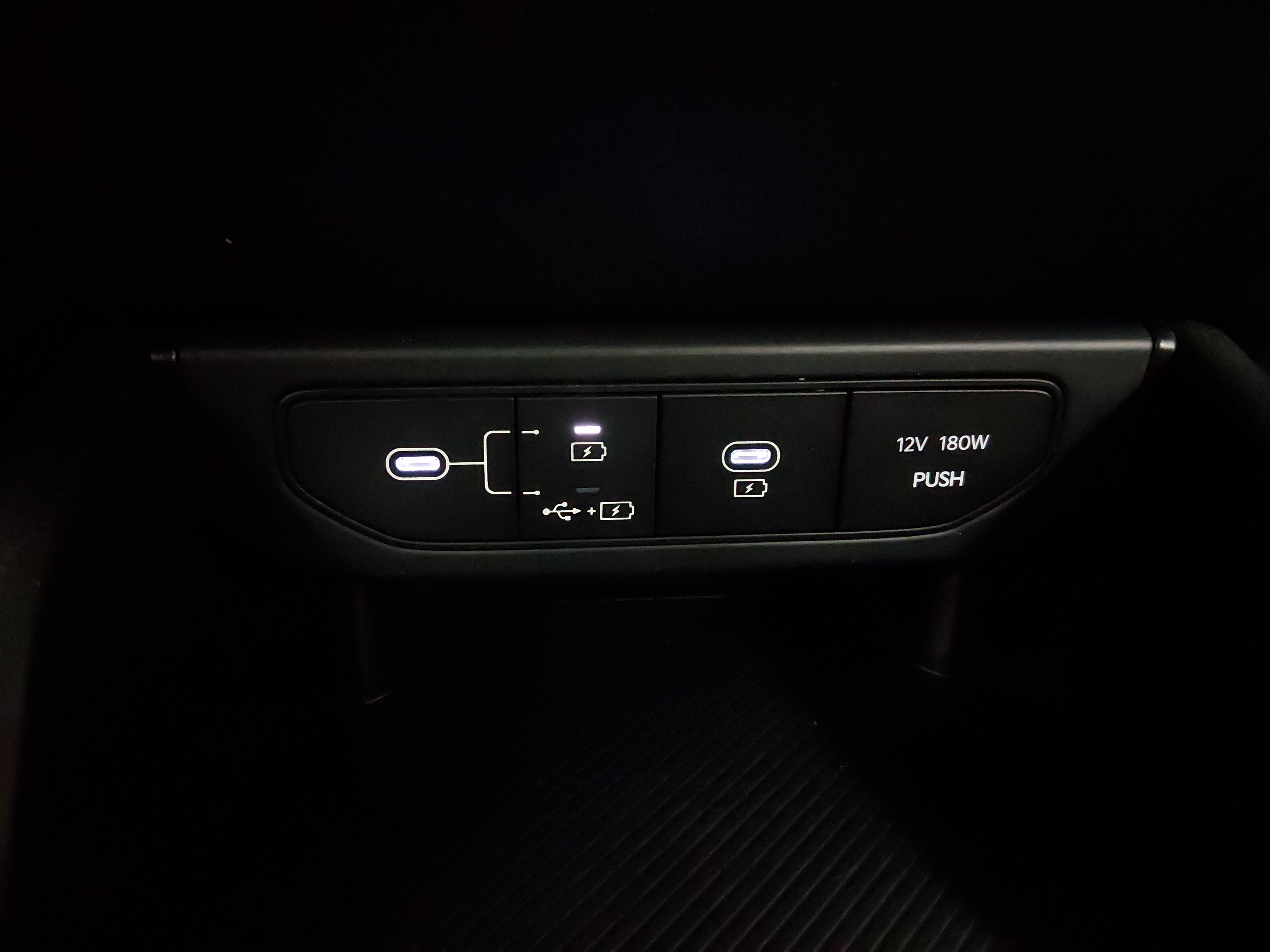 2025 Kia K4 LXS - Photo 19