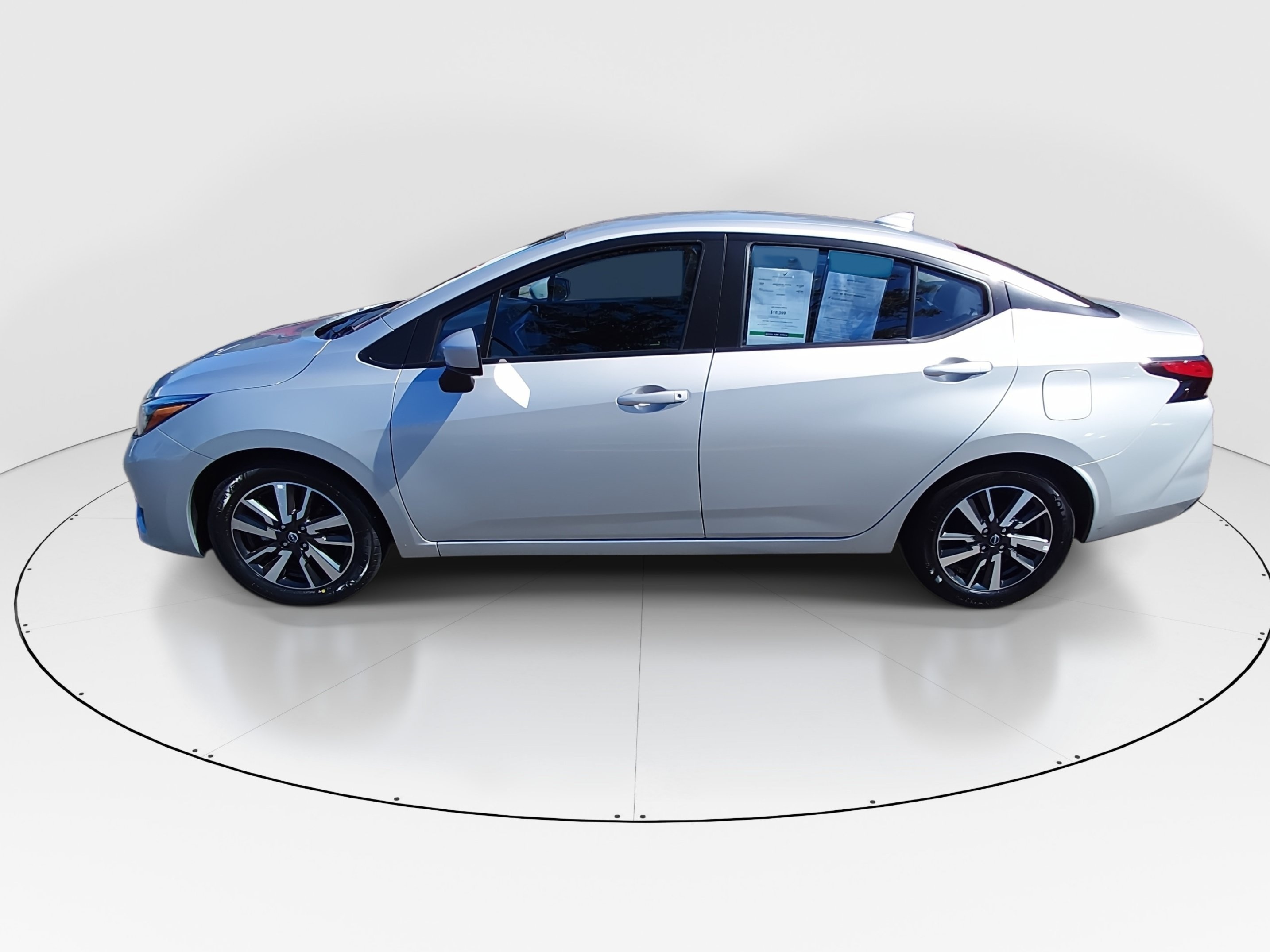 2025 Nissan Versa Sedan SV - Photo 4