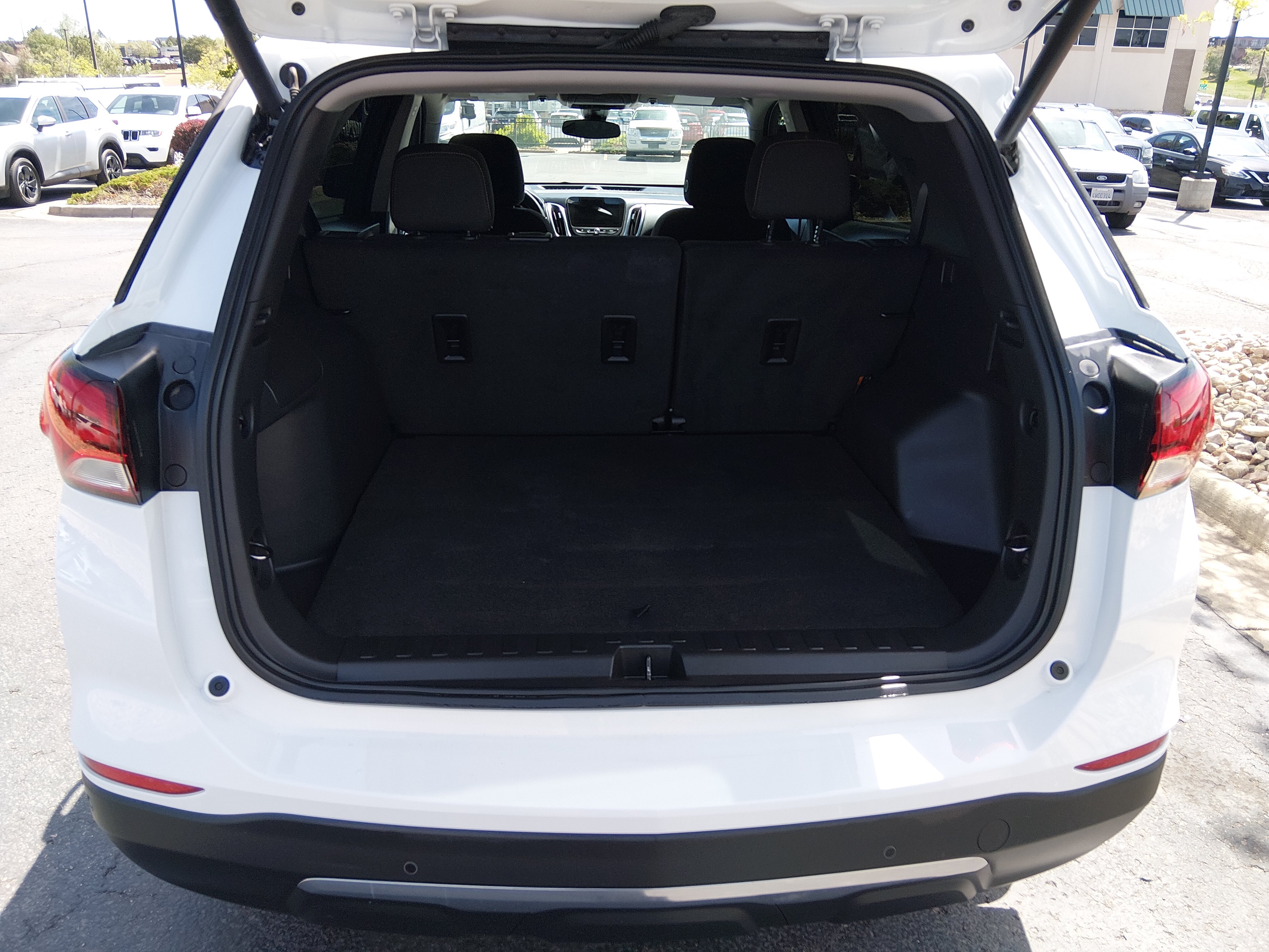 2023 Chevrolet Equinox LT - Photo 11