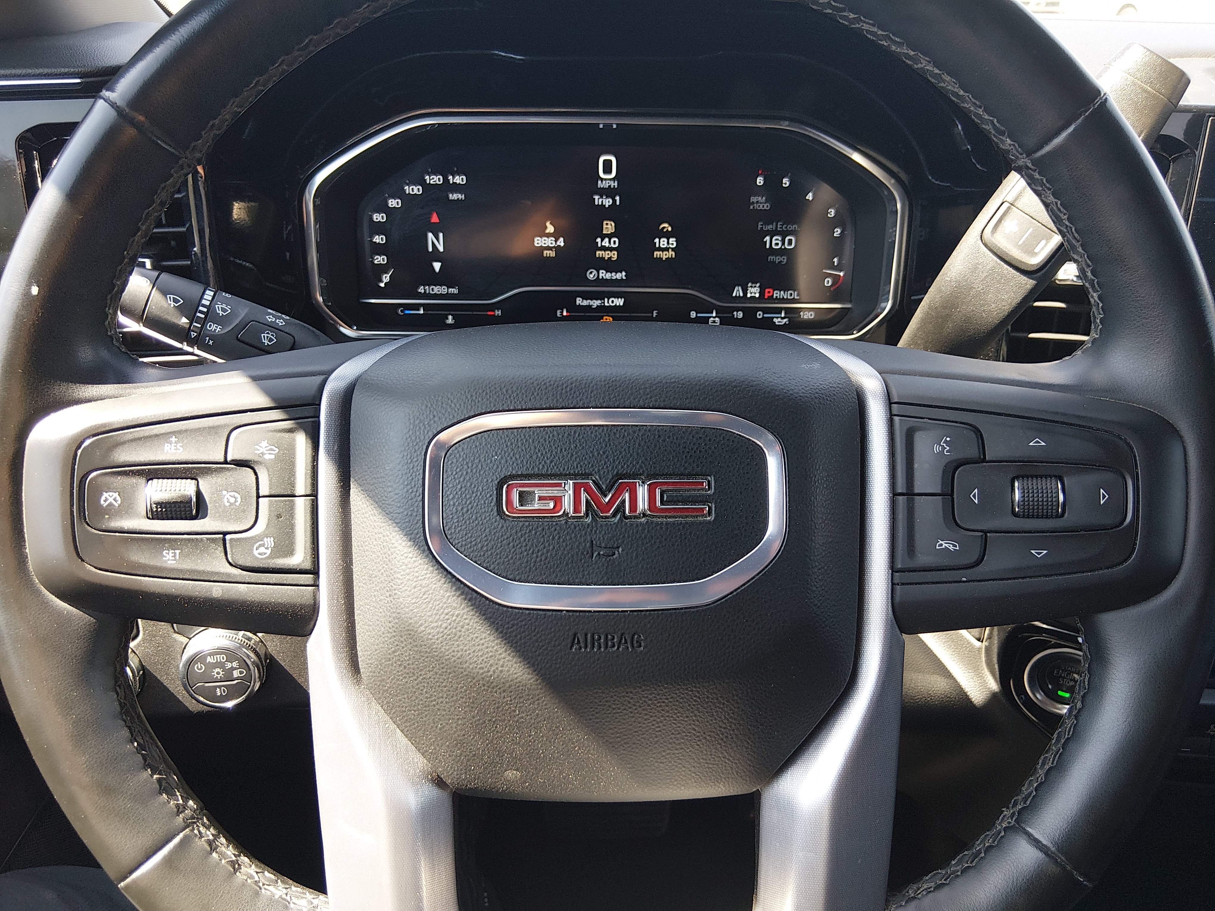 2025 GMC Sierra 1500 SLT - Photo 12